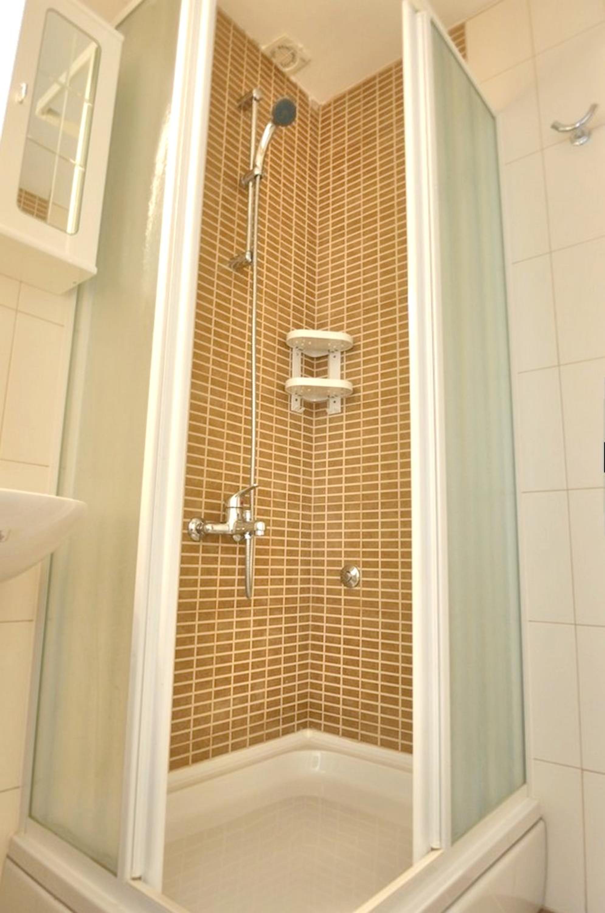Modern apartment in Dubrovnik, 54 m² with sea and garden view