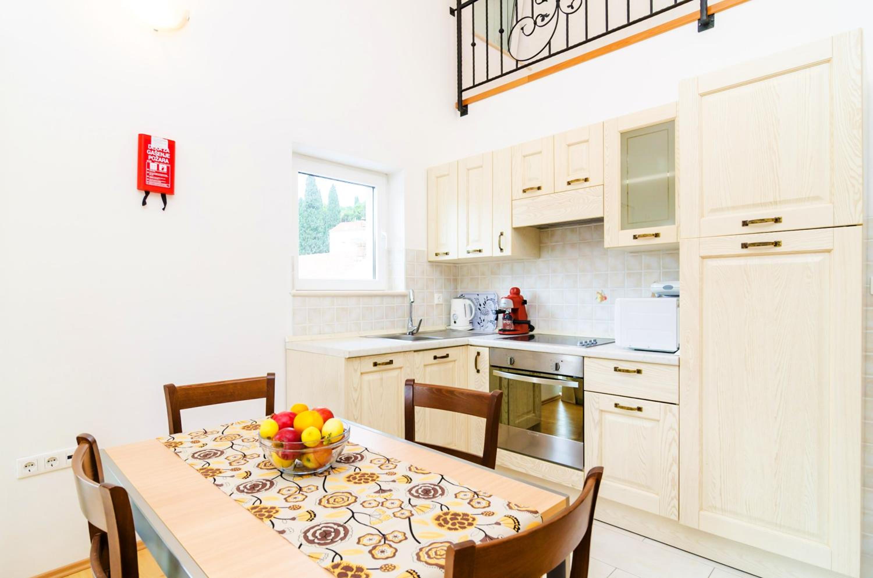 Modern apartment in Dubrovnik, 54 m² with sea and garden view