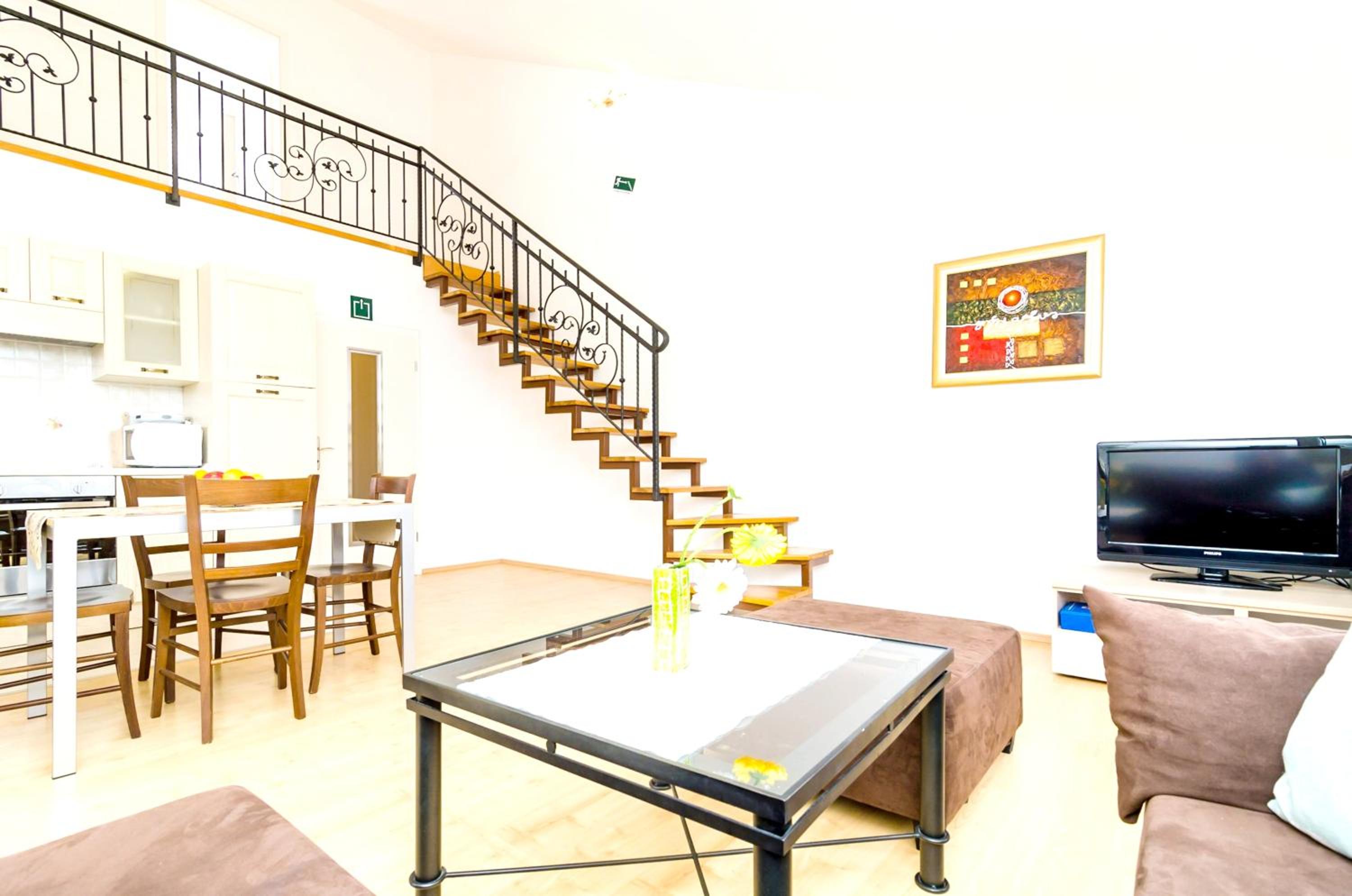 Modern apartment in Dubrovnik, 54 m² with sea and garden view