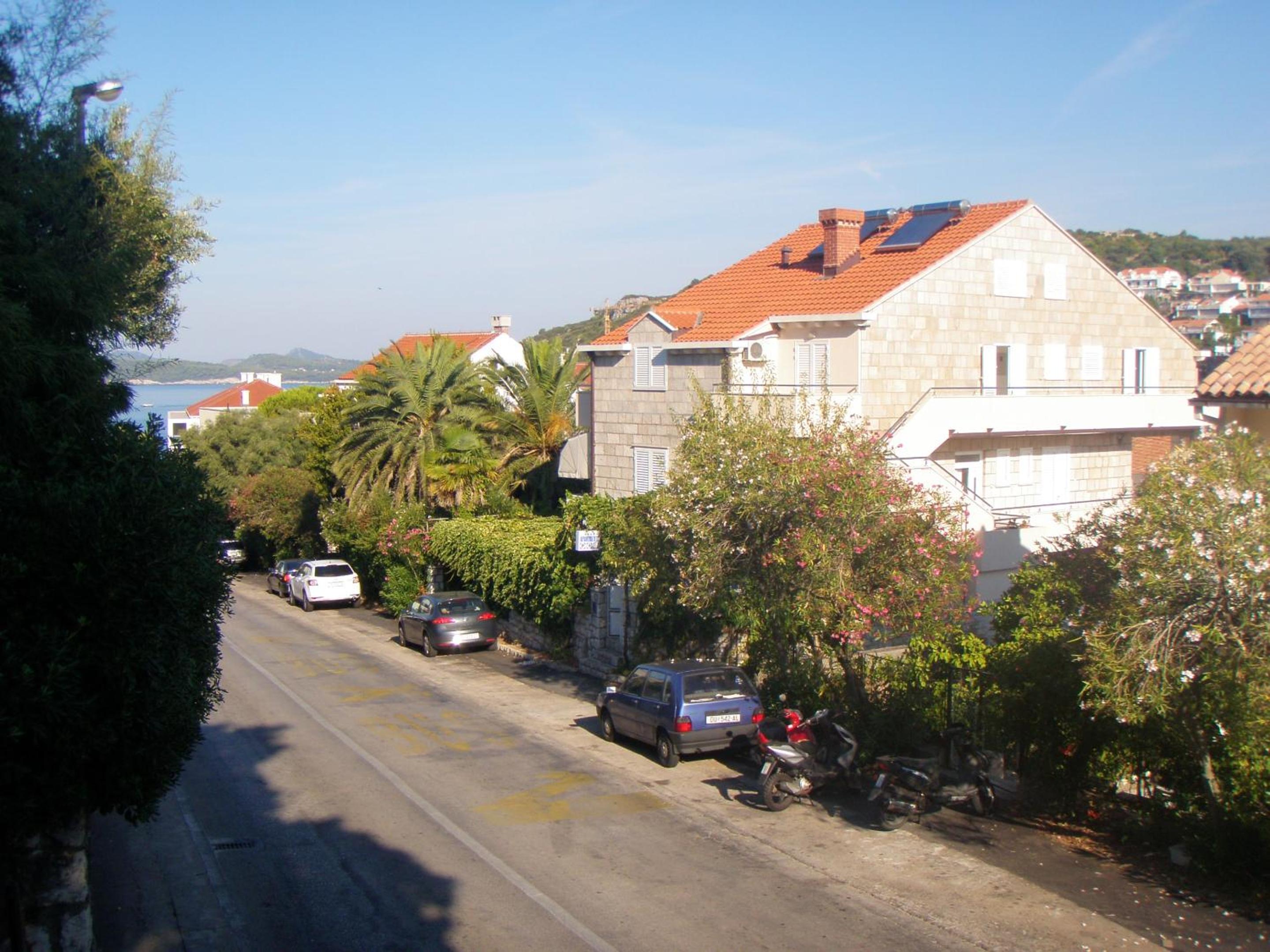 Modern apartment in Dubrovnik, 54 m² with sea and garden view