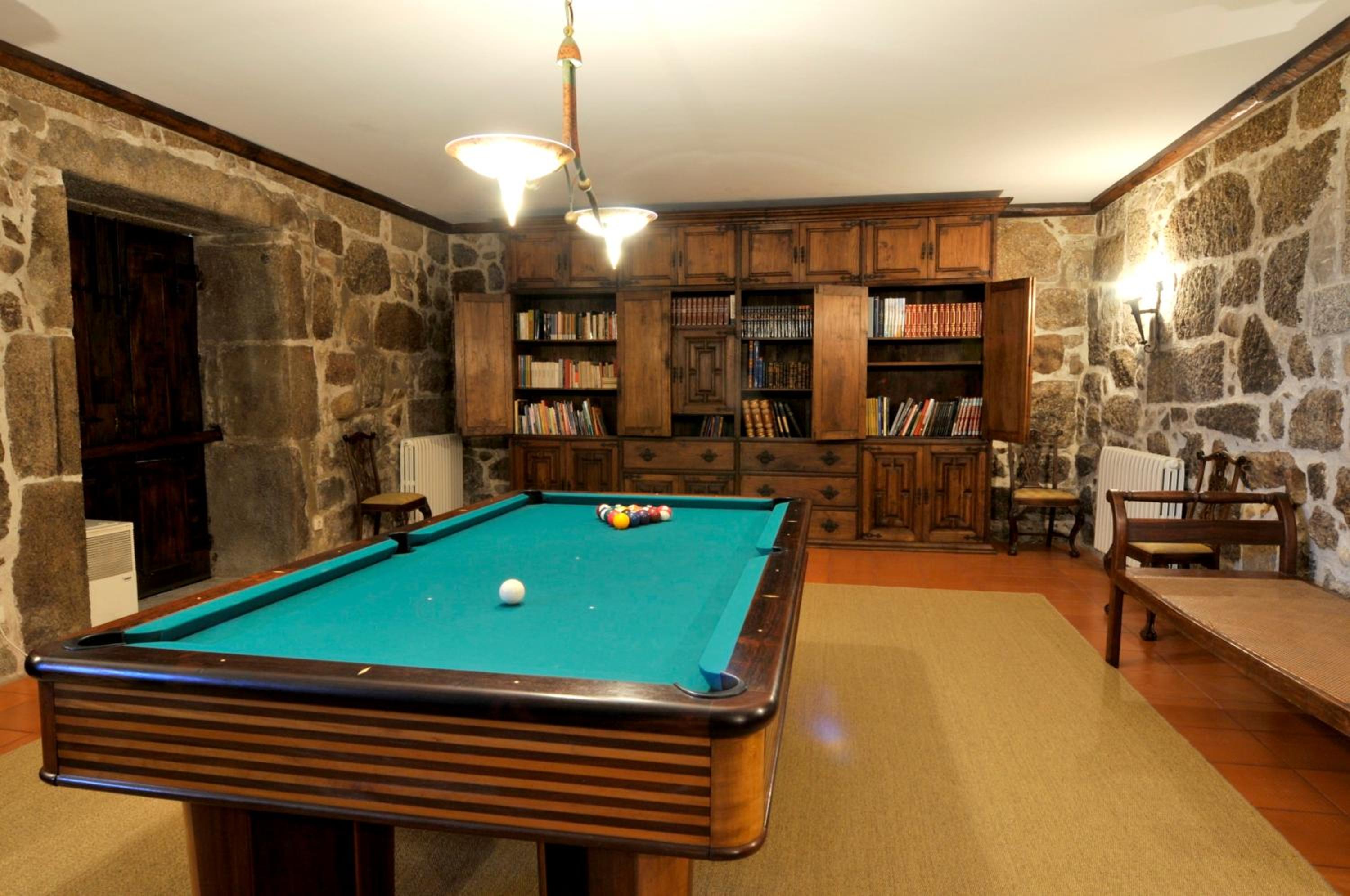 "Luxurious Villa Santo Tirso + private pool" view 4