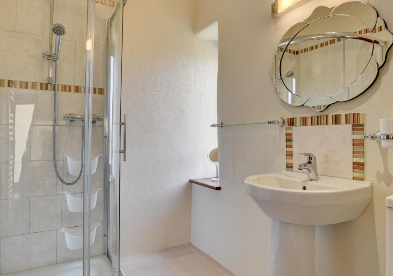 1 Bed in Tiverton oc-work