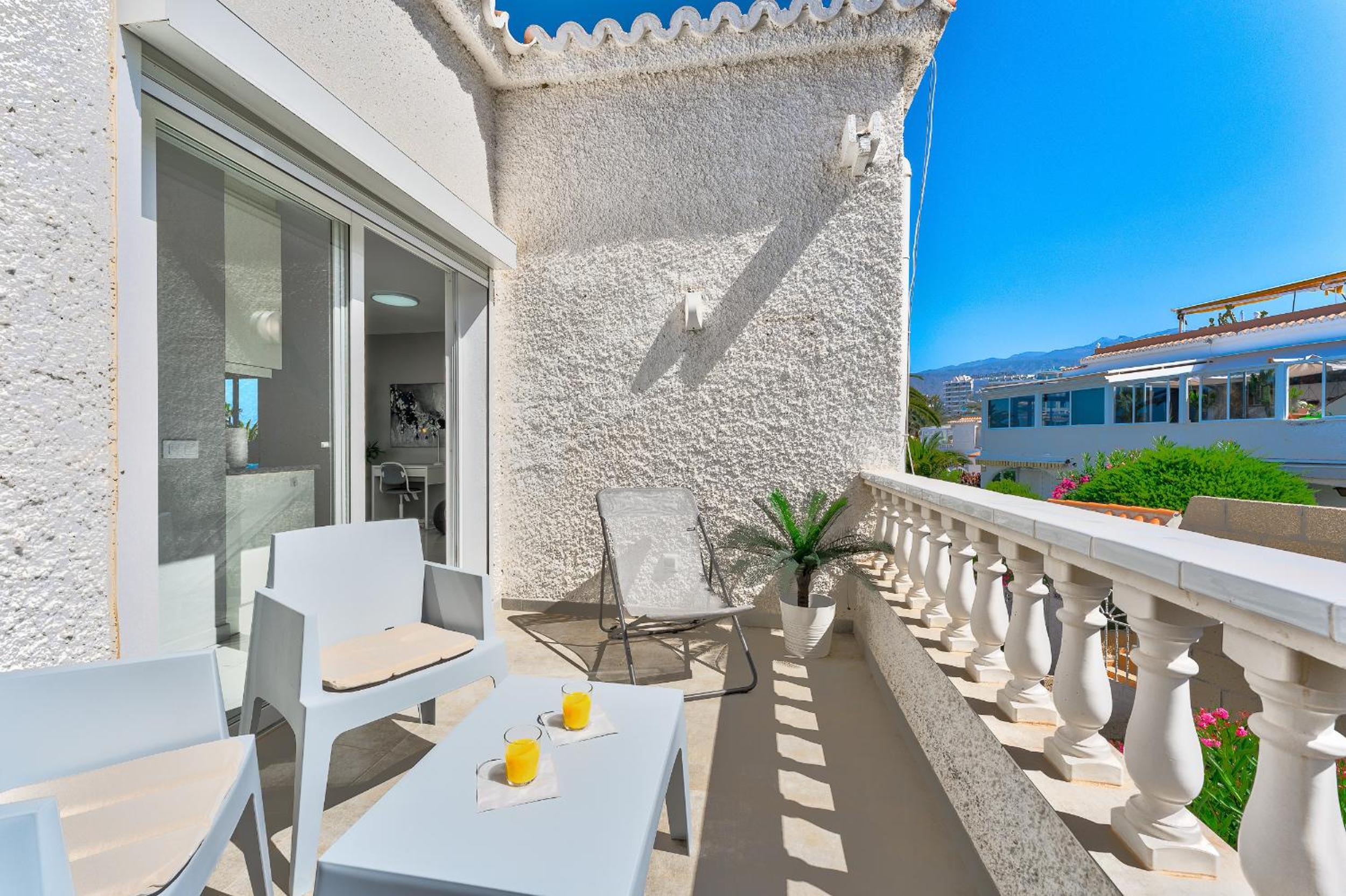 Sea View Penthouse Sunshine Urbania