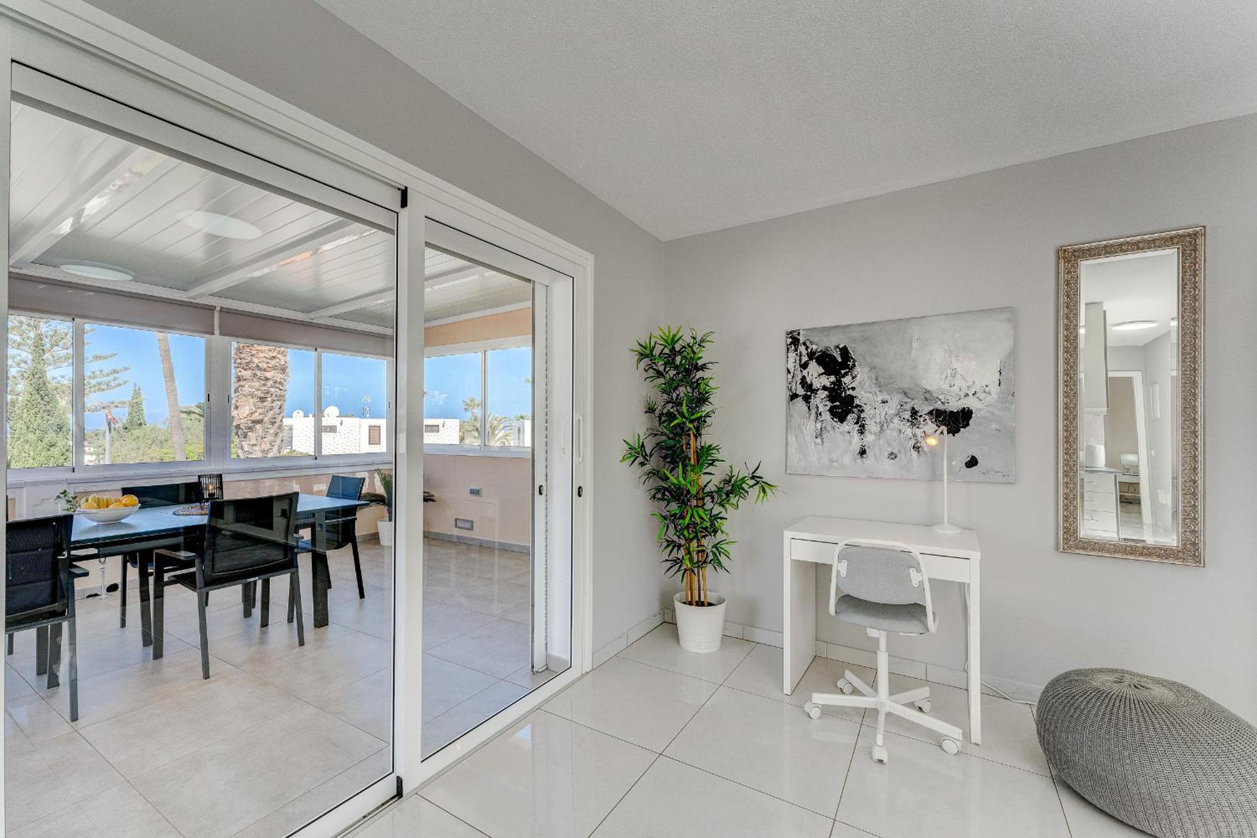 Sea View Penthouse Sunshine Urbania
