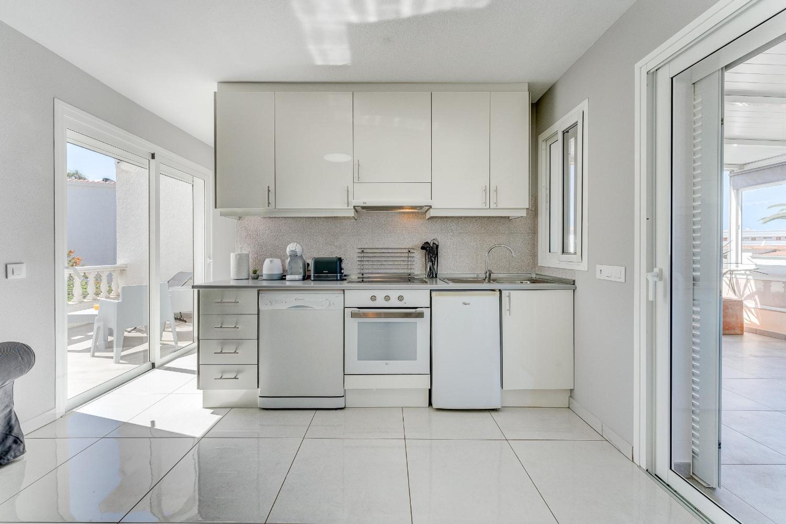 Sea View Penthouse Sunshine Urbania