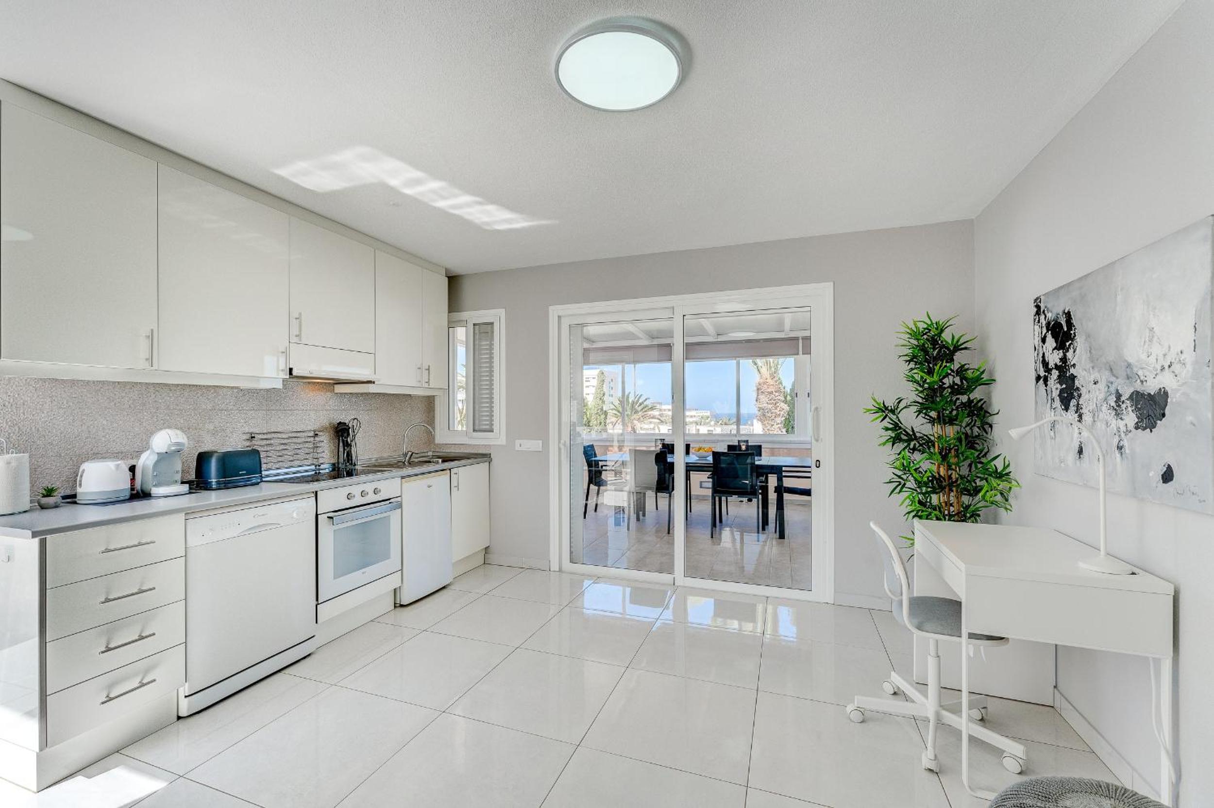 Sea View Penthouse Sunshine Urbania