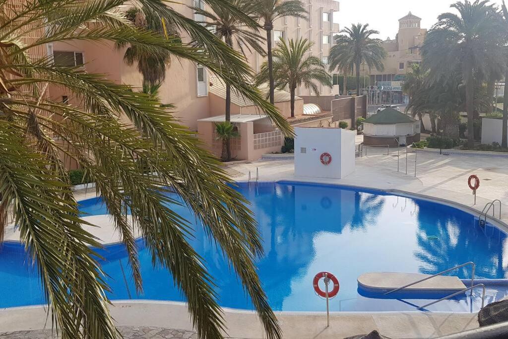APT. ENTREMARES 1ª LINEA, WIFI, SMART TV view 5