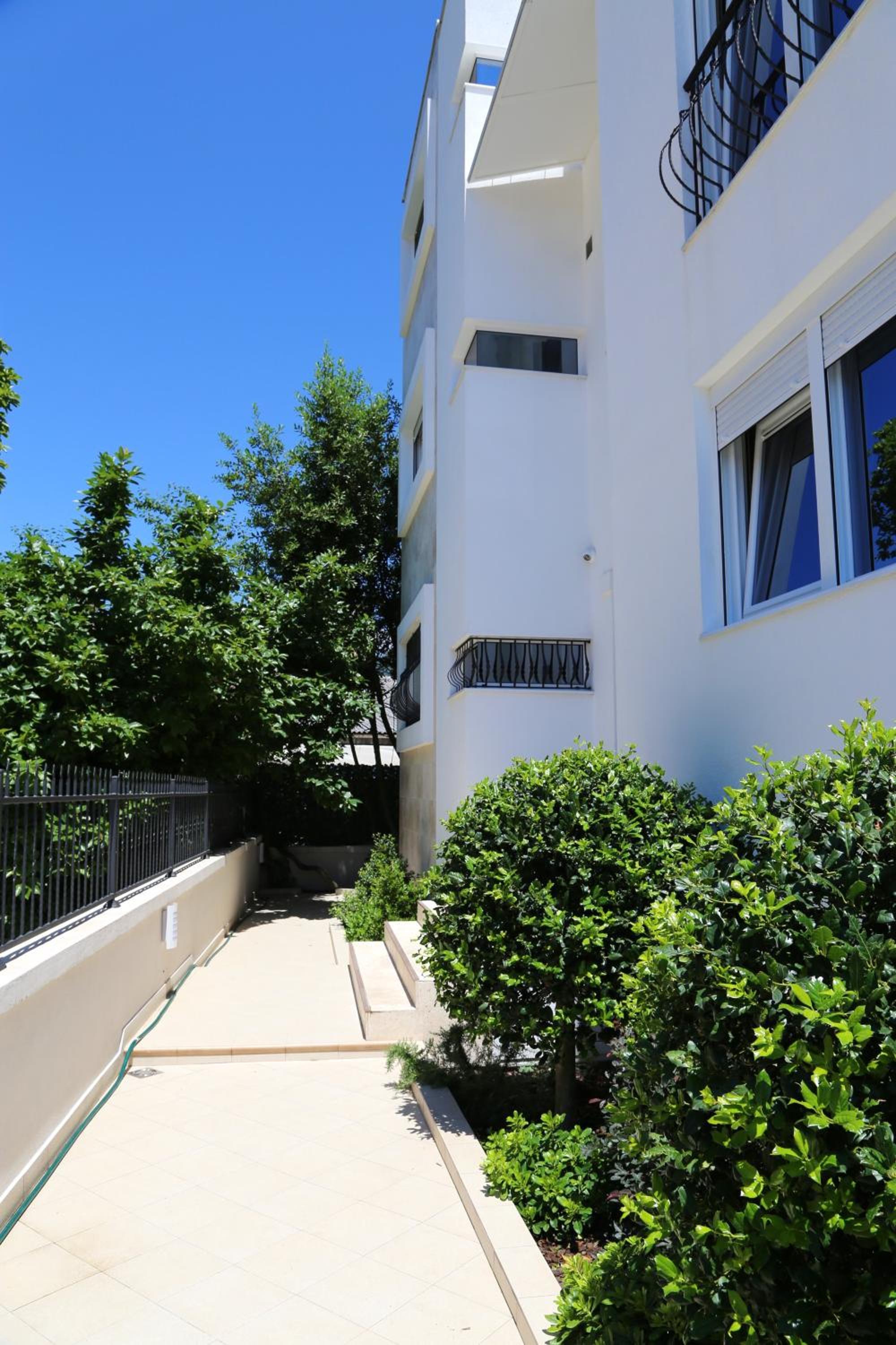 Cozy Apartment in Tivat, 32 m² + Parking view 3