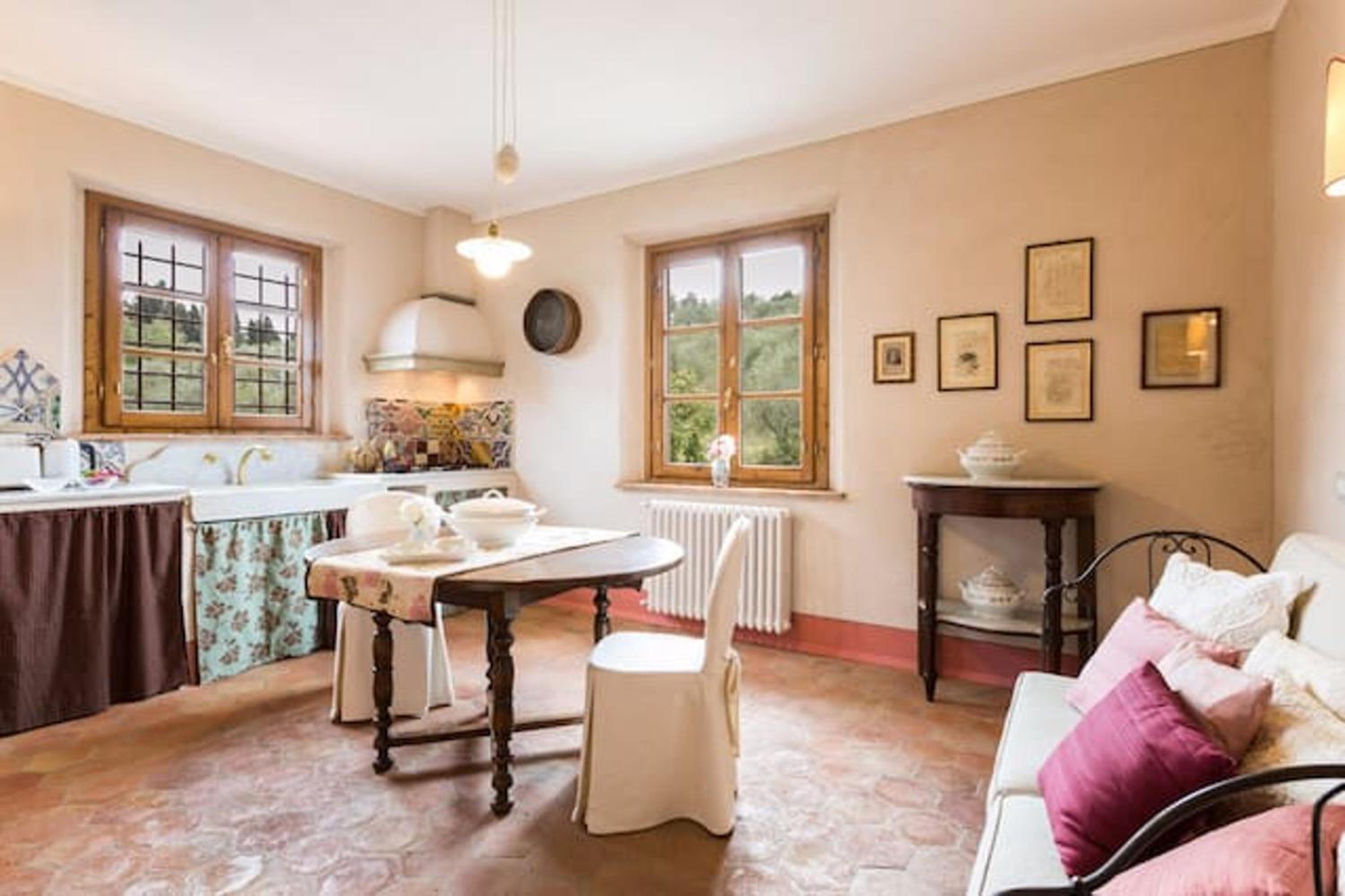 Spacious Apartment with Jacuzzi in Bottega Genovini 100 m² view 5