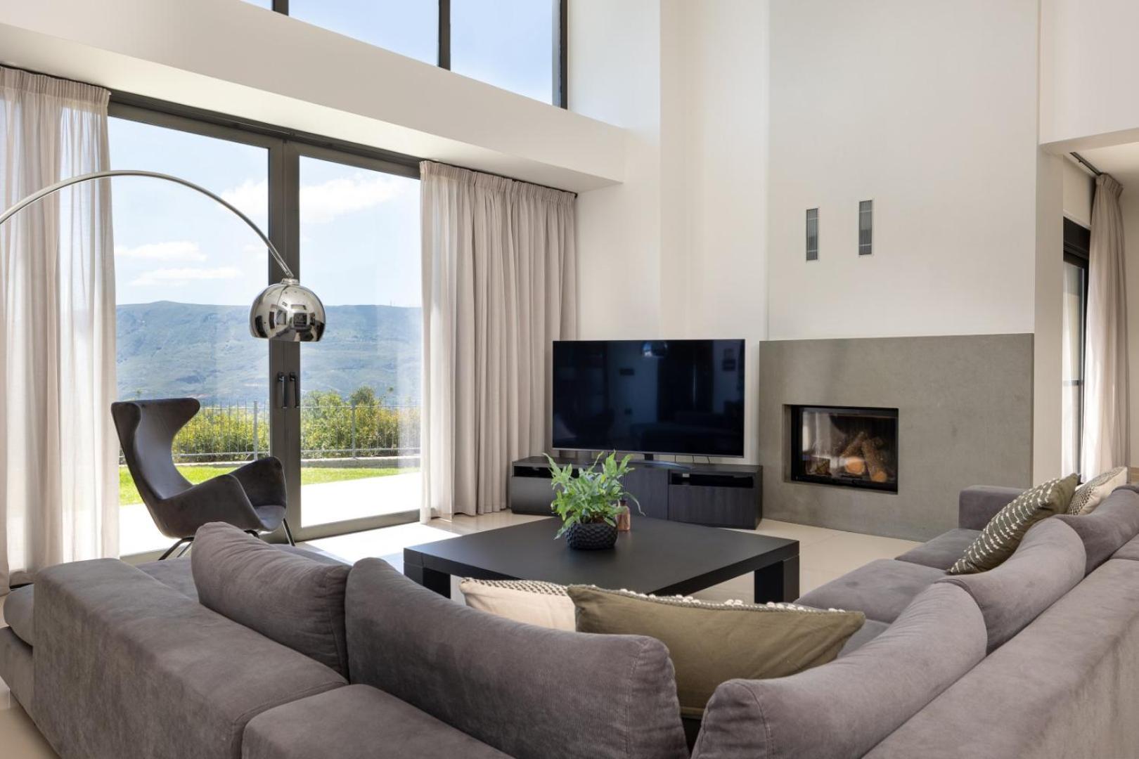 SeaSilia Luxury Villa