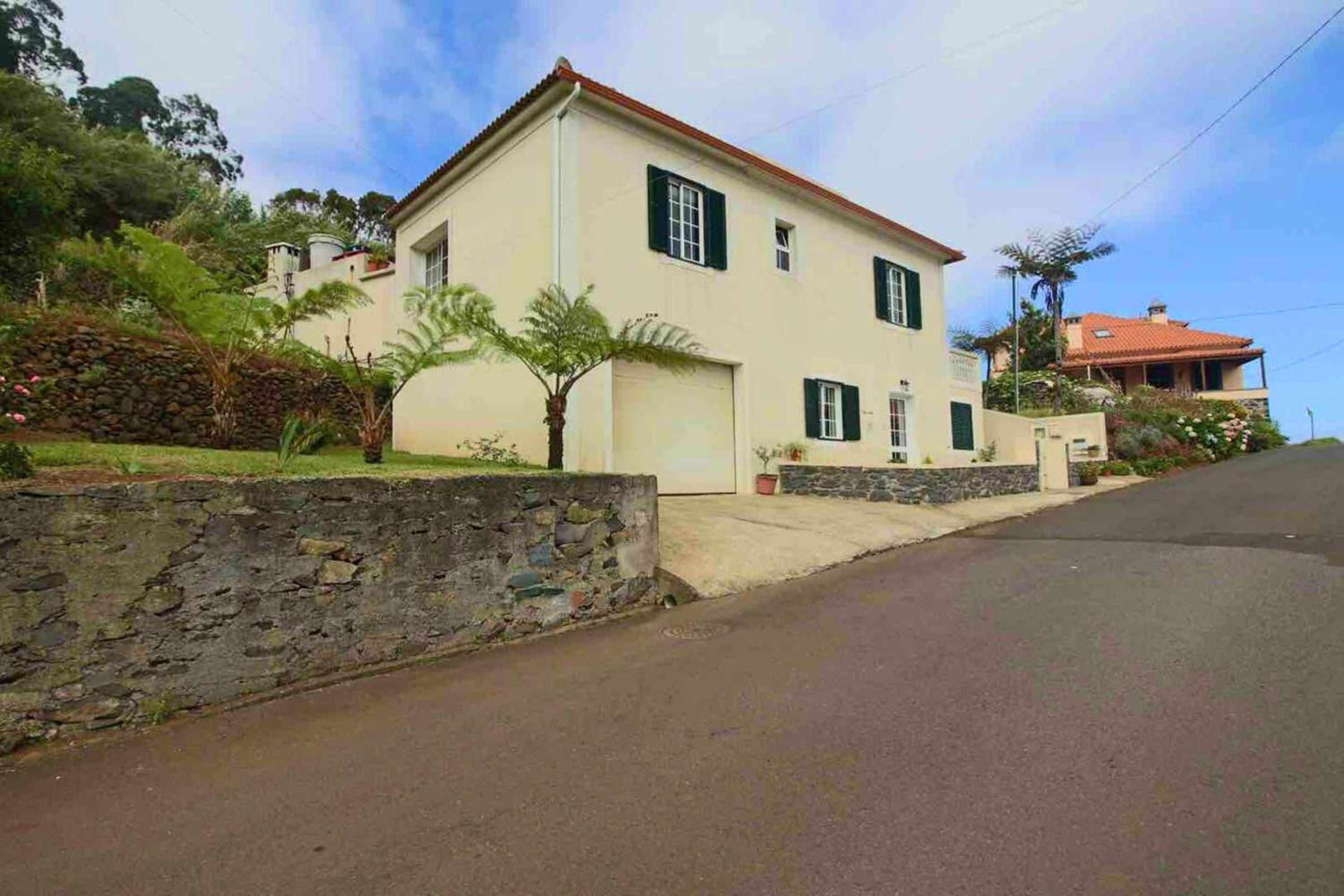 Elegant Apartment in Levada Grande + Terrace + 120 m² view 3