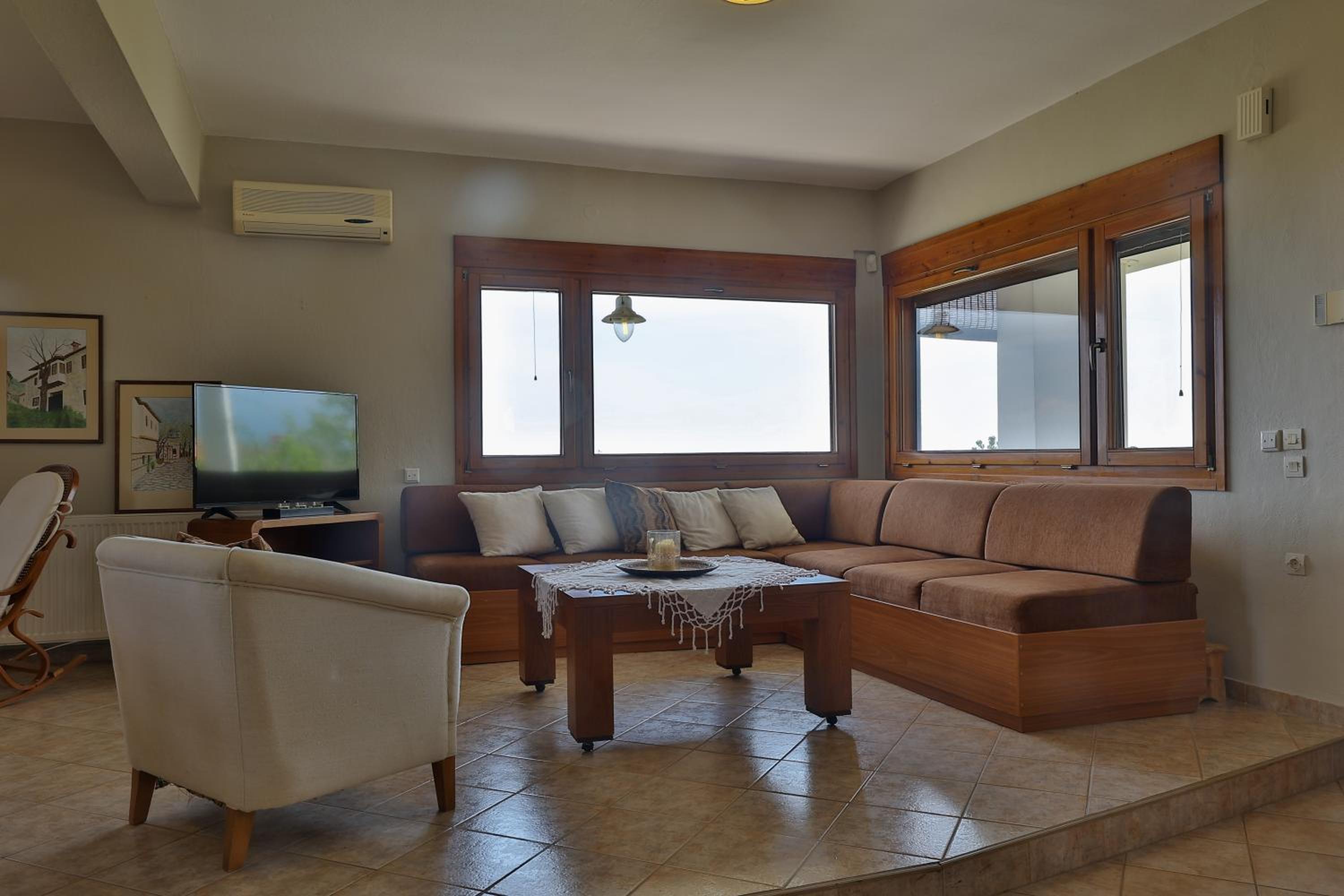 OlympPlace Olive House-Ground floor
