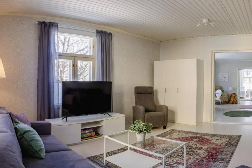 Villa Moisio - puutaloidylliä Salon keskustassa