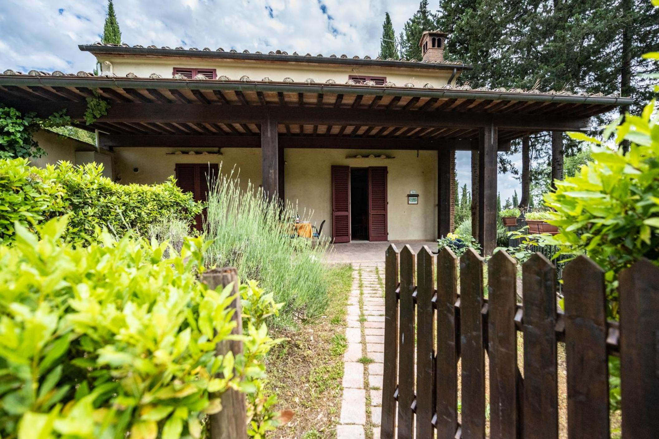 Podere Mezzastrada - Place of Charme