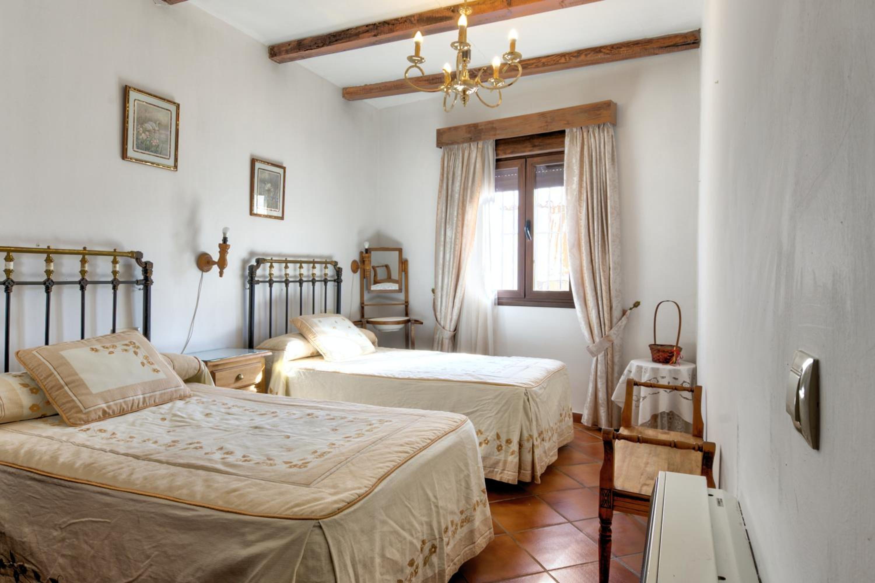 Charming House with Mountain Views in Puebla de Don Rodrigo