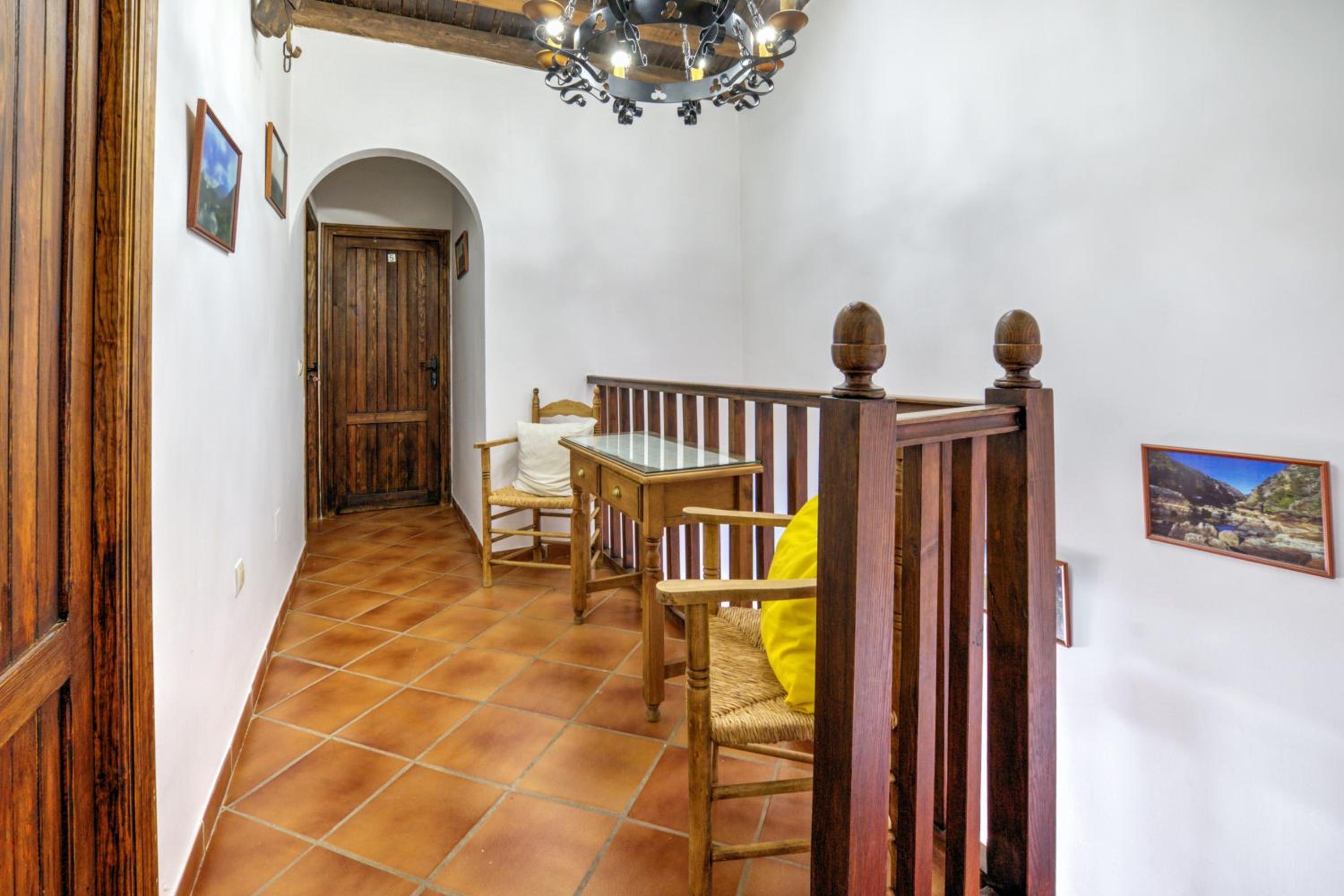 Charming House with Mountain Views in Puebla de Don Rodrigo