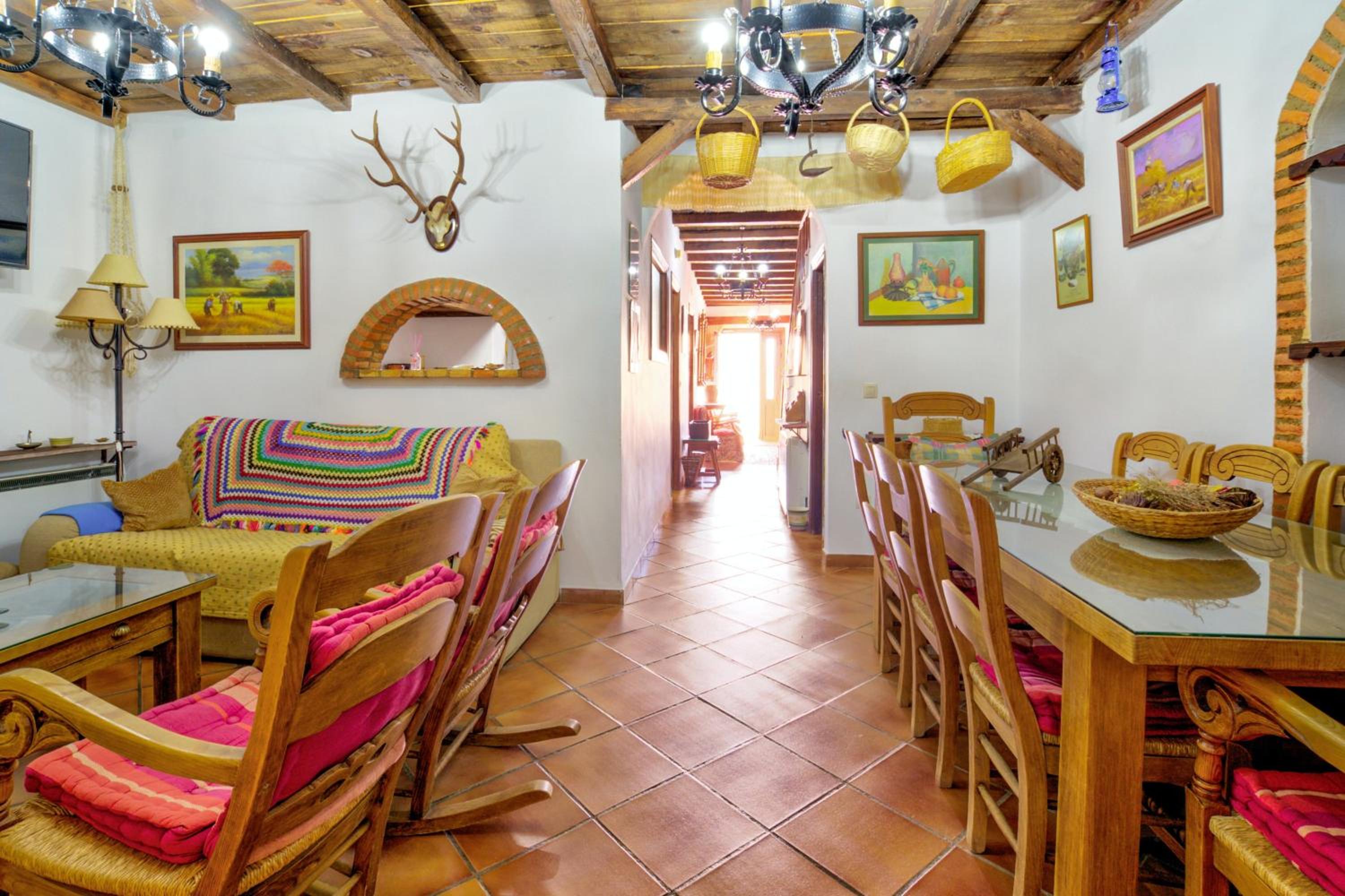 Charming House with Mountain Views in Puebla de Don Rodrigo