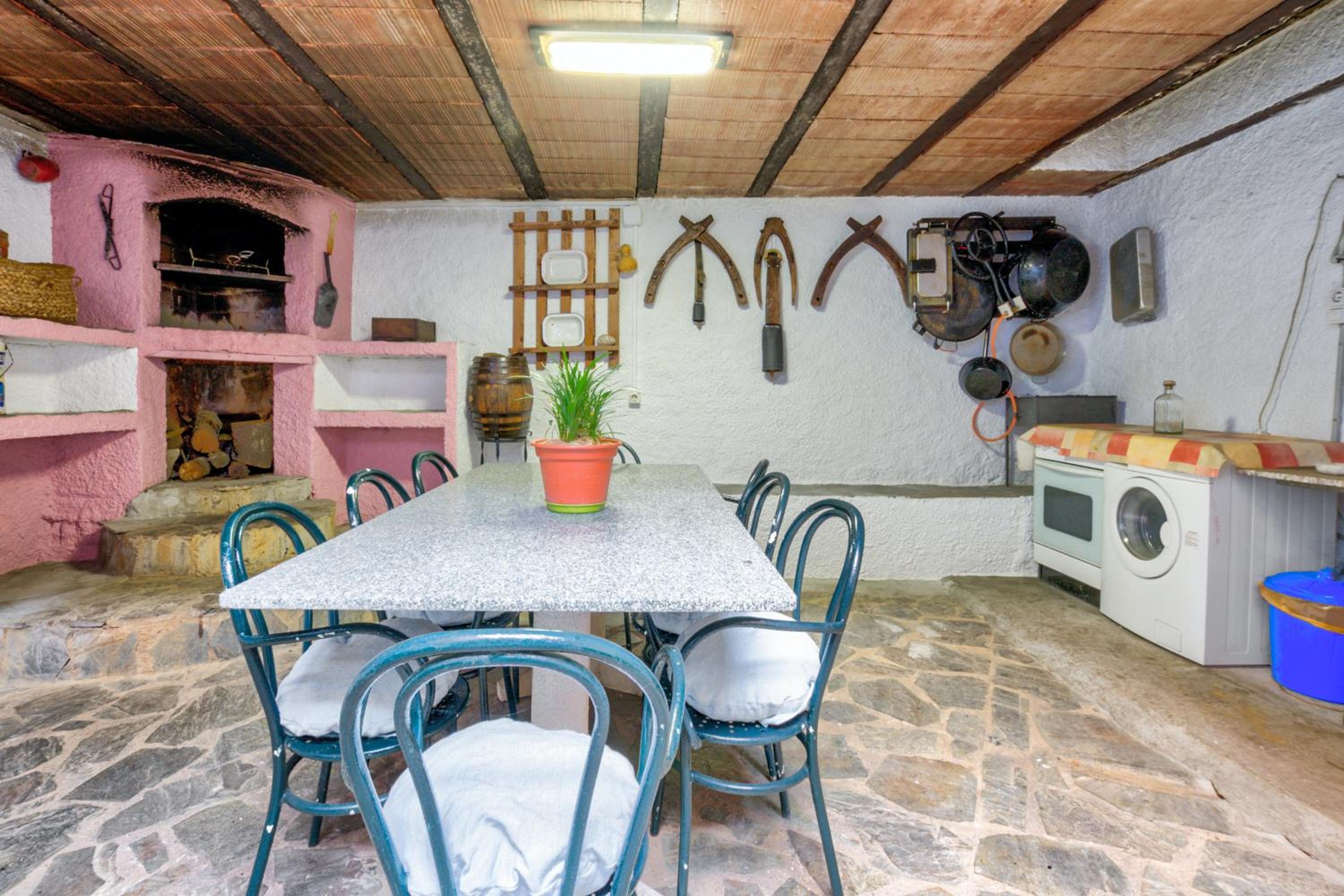 Charming House with Mountain Views in Puebla de Don Rodrigo