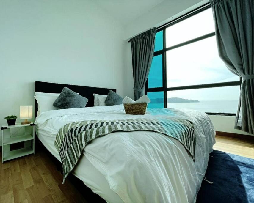 KWRC Imperium Residence Seaview Beachfront view 3