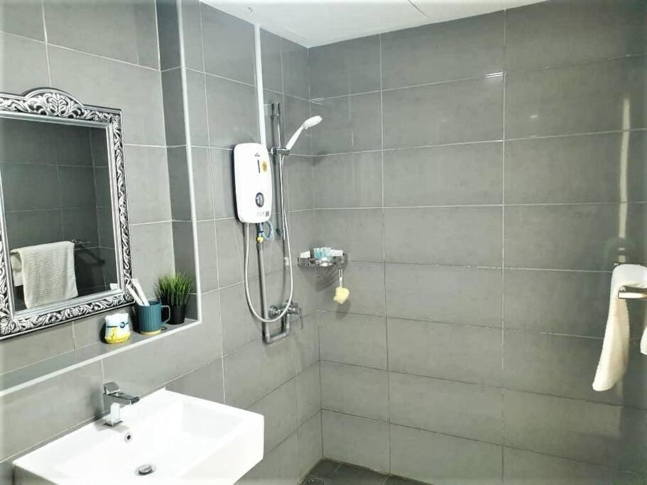 KWRC Imperium Residence Seaview Beachfront photo 2