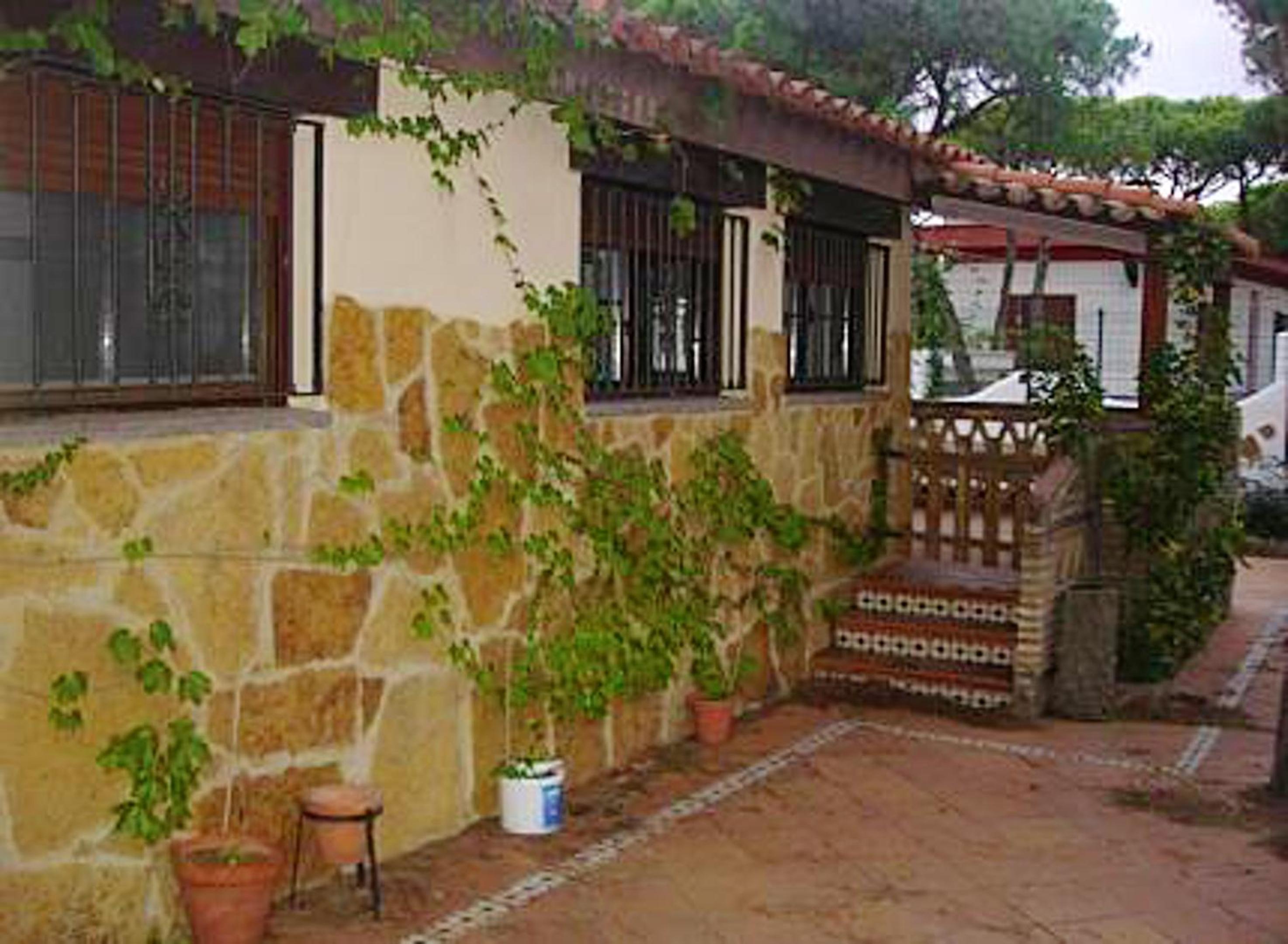 Charming Villa in Punta Umbría with Private Pool view 3