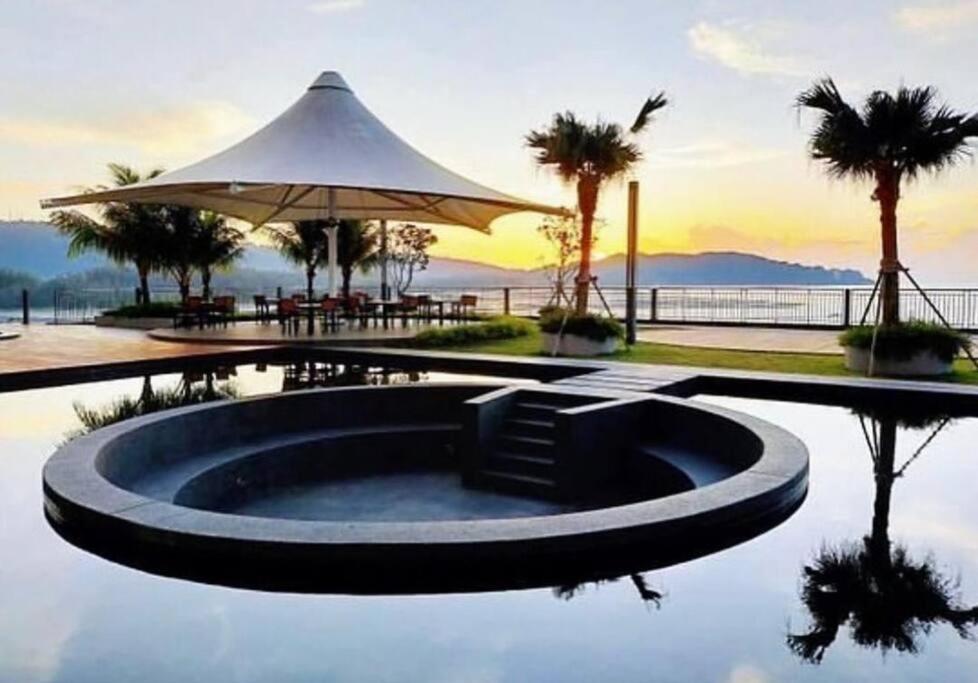 KWRC Imperium Residence Seaview Beachfront photo 5