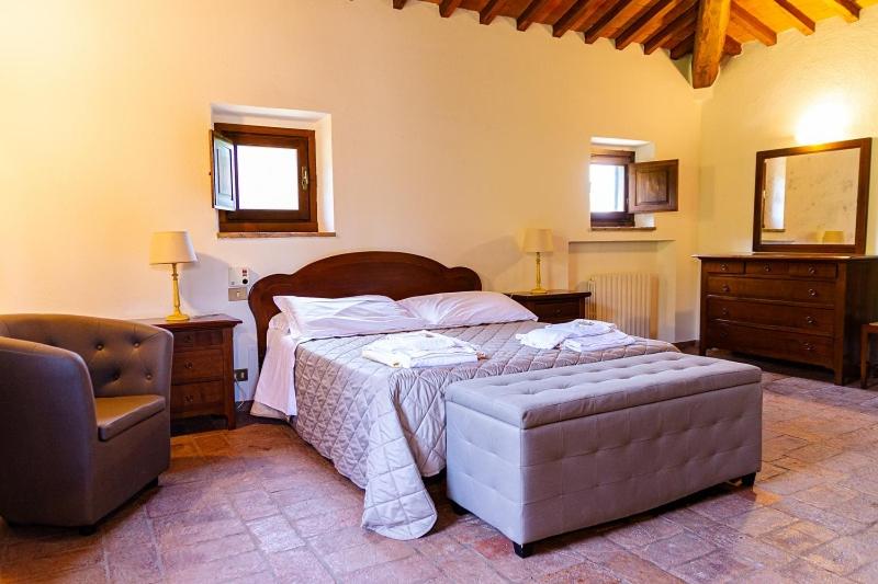 Podere Mezzastrada - Place of Charme