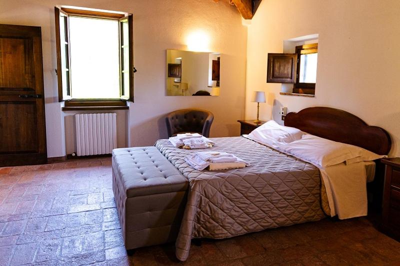 Podere Mezzastrada - Place of Charme