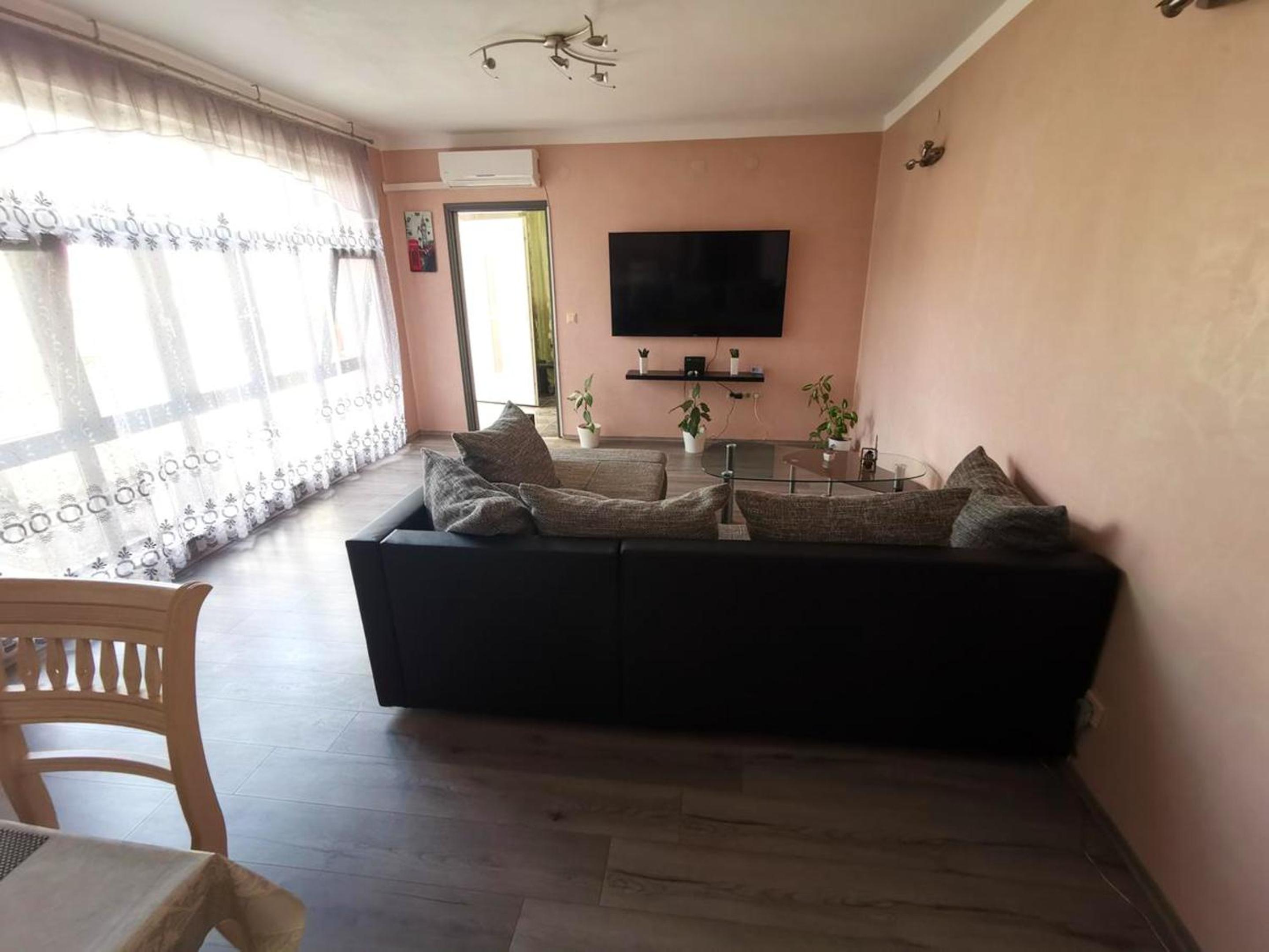 Spacious Apartment in Pula view 3