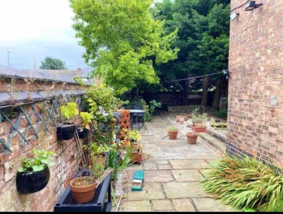 7 Bed Home*Contractors*CityCentre*FREE Parking view 2