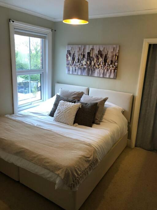 7 Bed Home*Contractors*CityCentre*FREE Parking view 3