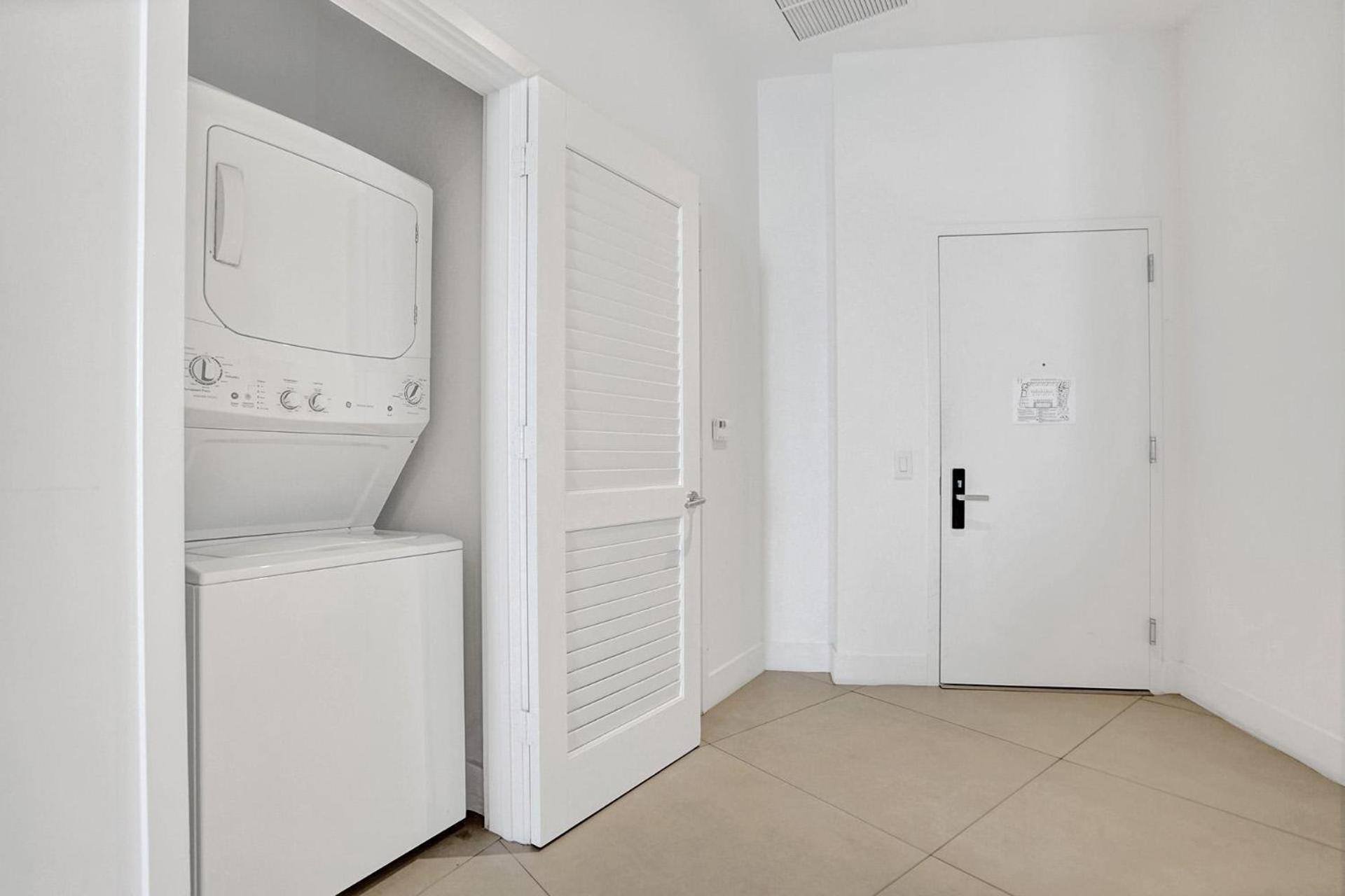 Luxury Condo Hotel High Ceiling Ocean Front view 5
