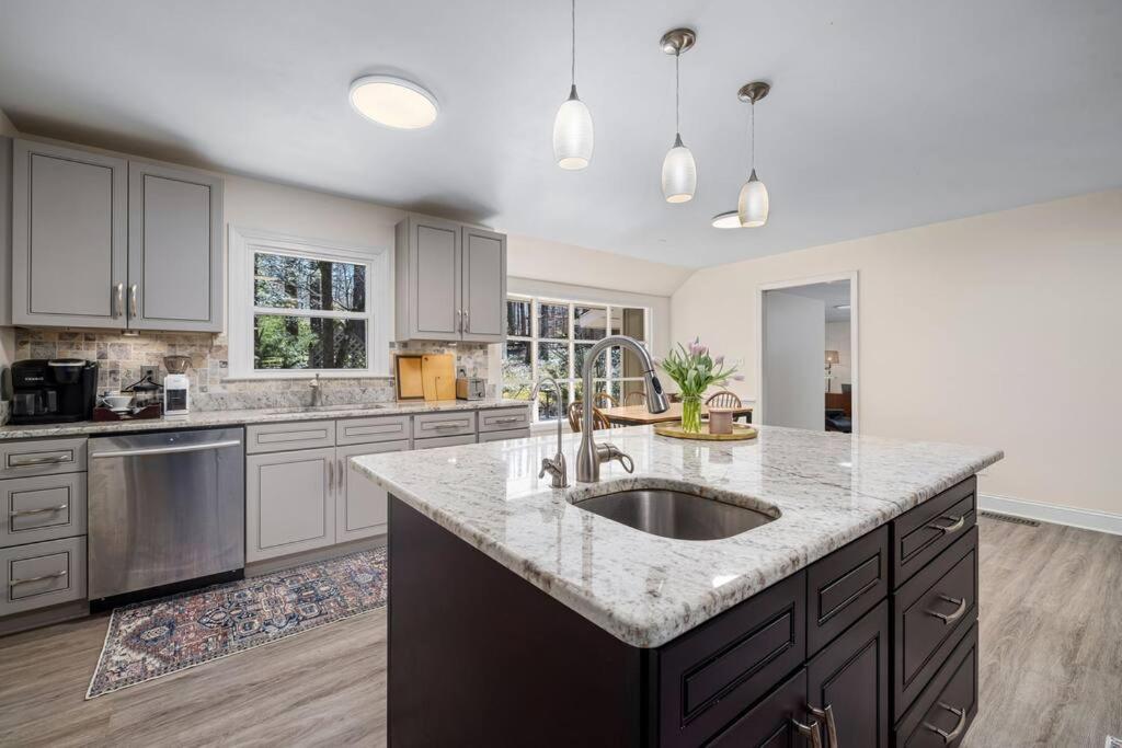 Raleigh Vacations - Modern Rancher in the Woods - Property Image 56