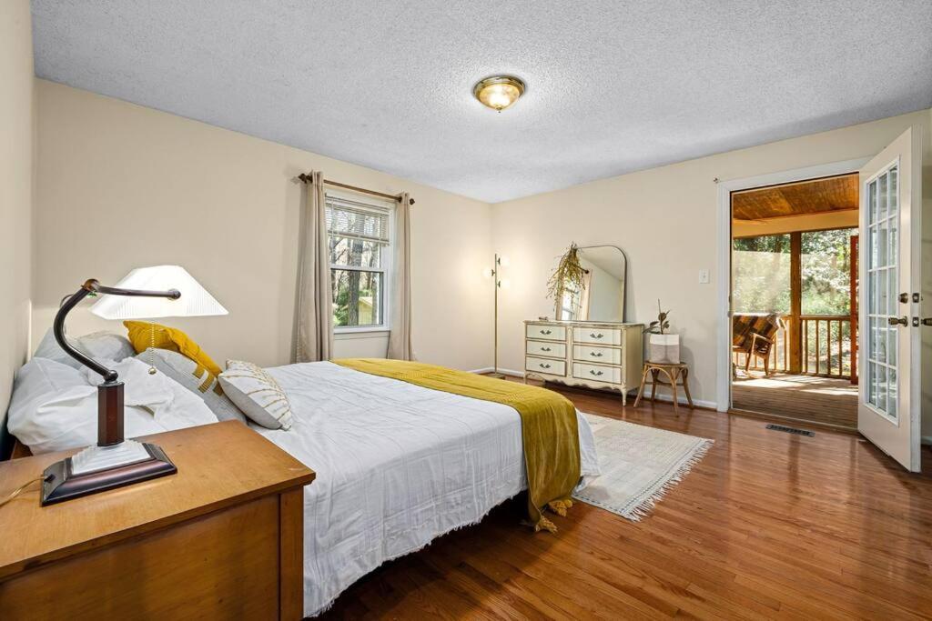 Raleigh Vacations - Modern Rancher in the Woods - Property Image 82