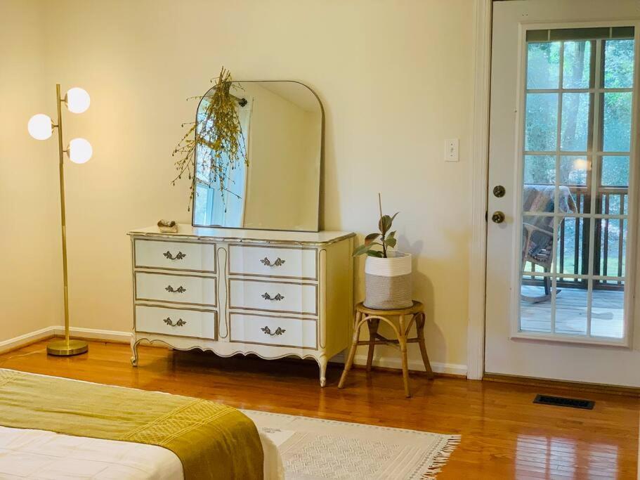 Raleigh Vacations - Modern Rancher in the Woods - Property Image 76