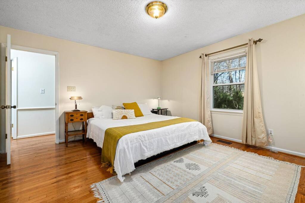 Raleigh Vacations - Modern Rancher in the Woods - Property Image 70