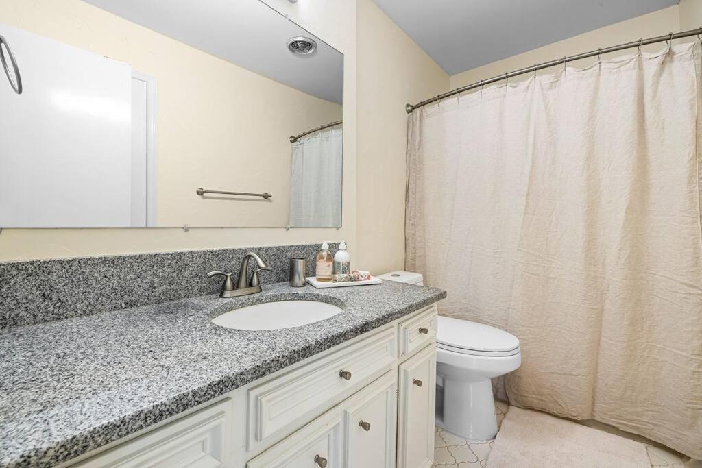 Raleigh Vacations - Modern Rancher in the Woods - Property Image 22