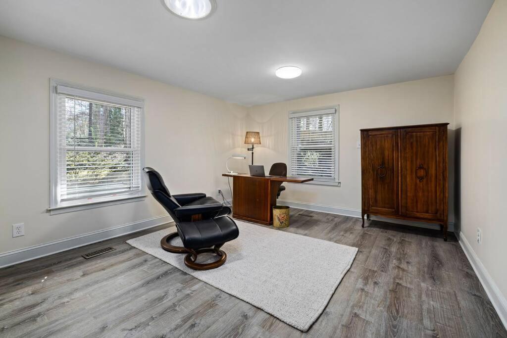 Raleigh Vacations - Modern Rancher in the Woods - Property Image 31