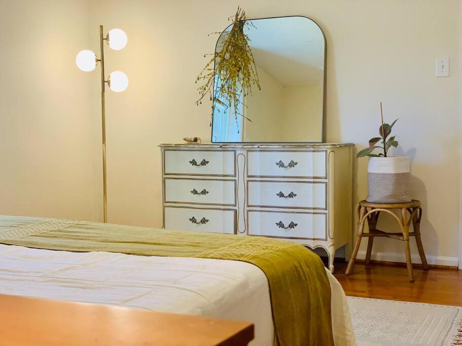 Raleigh Vacations - Modern Rancher in the Woods - Property Image 29