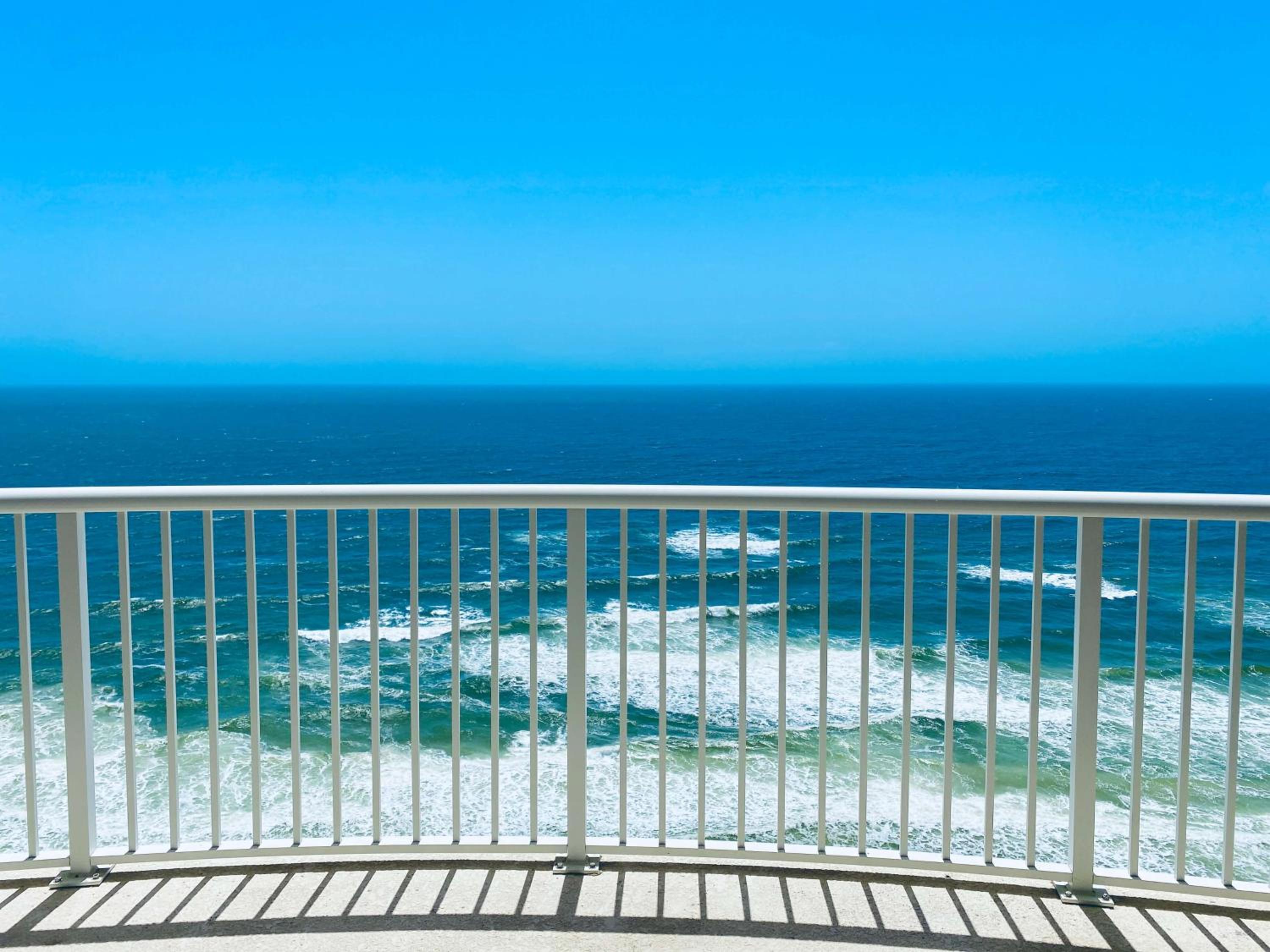 Hotel Island Royale P103 by ALBVR - Beachfront Penthouse living at its best - Gorgeous views - Image 1