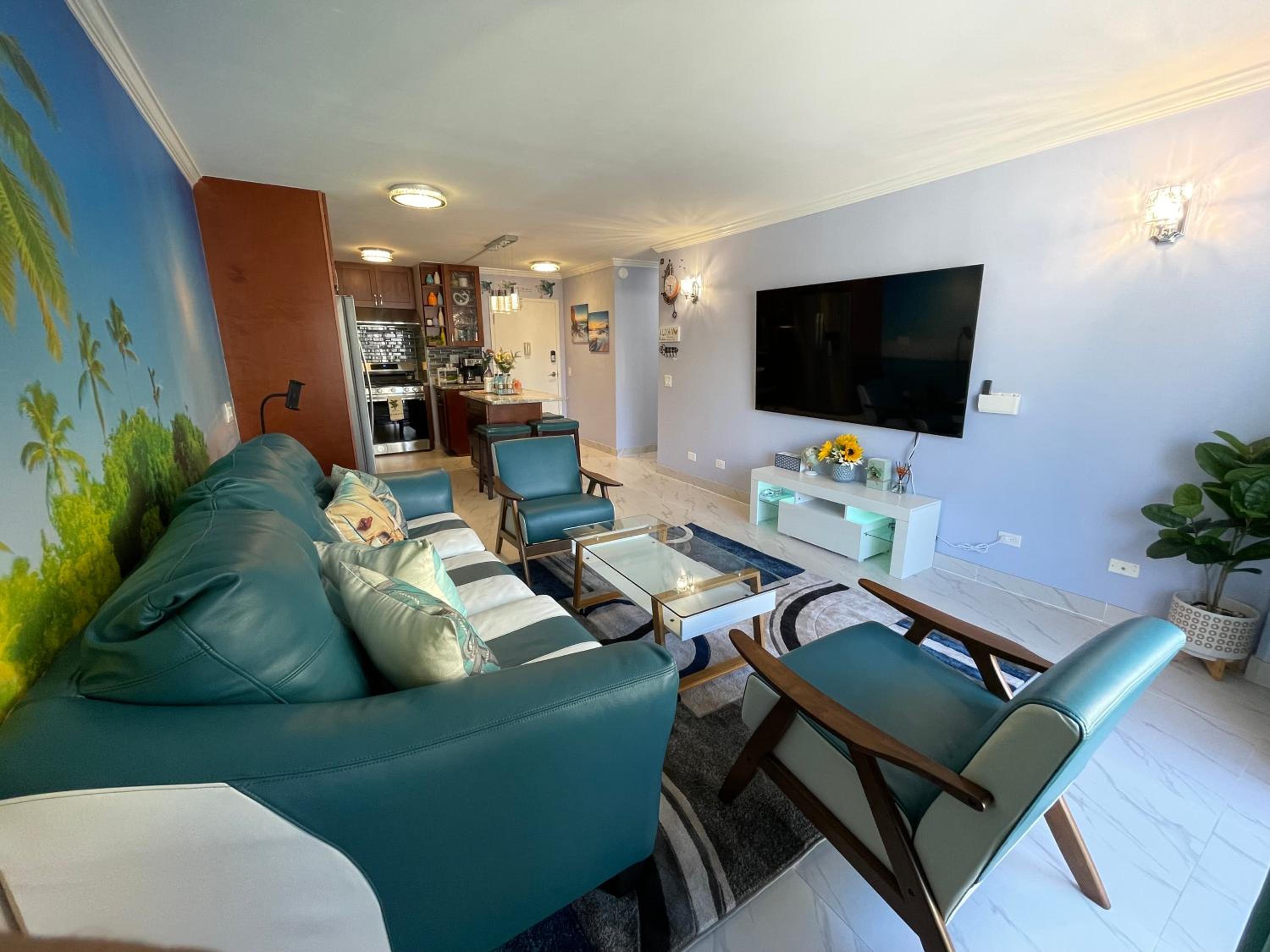 Amazing waikiki Beach condo 2Bed2Bath+free Parking: hotel room photo