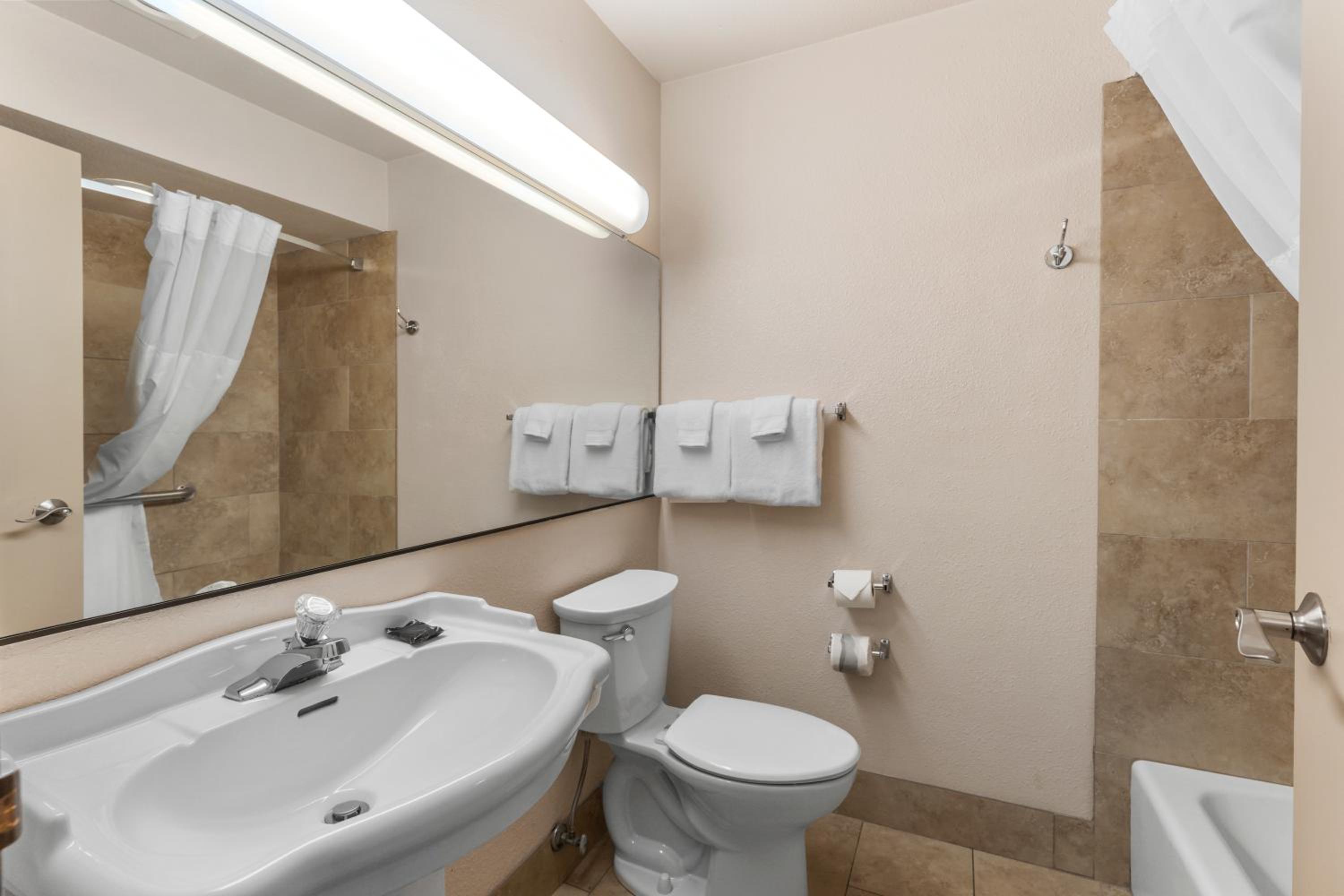 Sandpoint Vacations - Cedar Street Hotel  Suites - Property Image 8