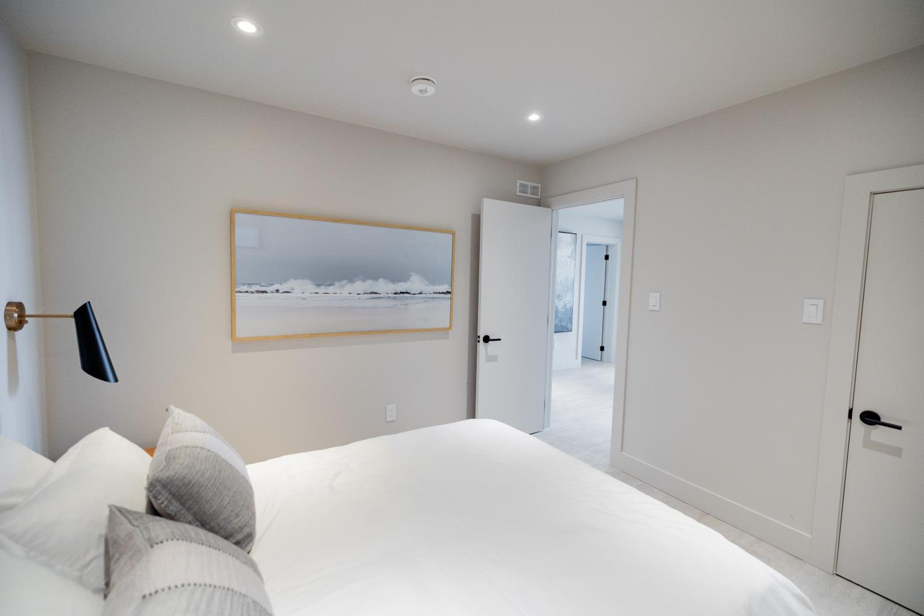 Lakeview House by Leavetown Vacations