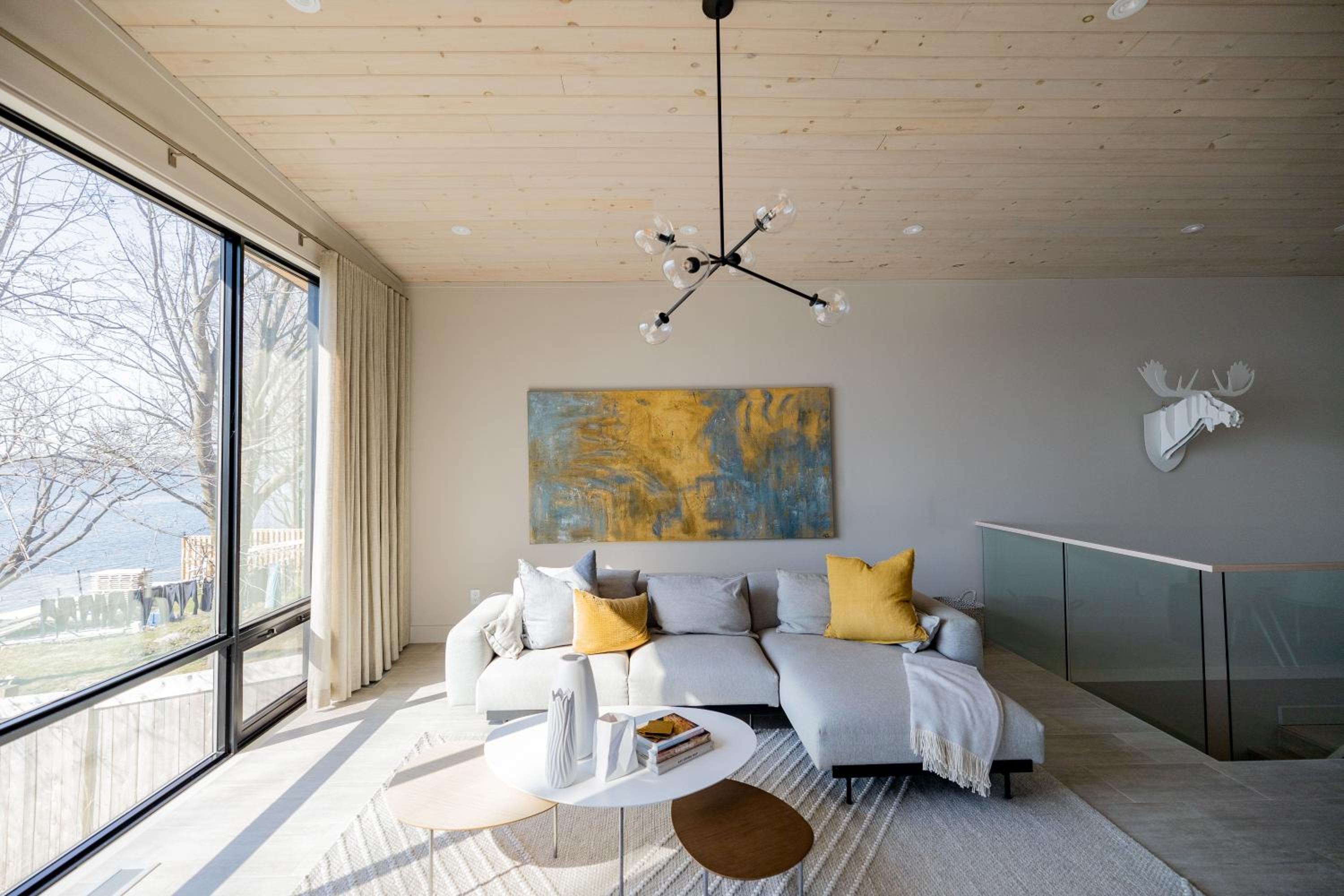 Lakeview House by Leavetown Vacations