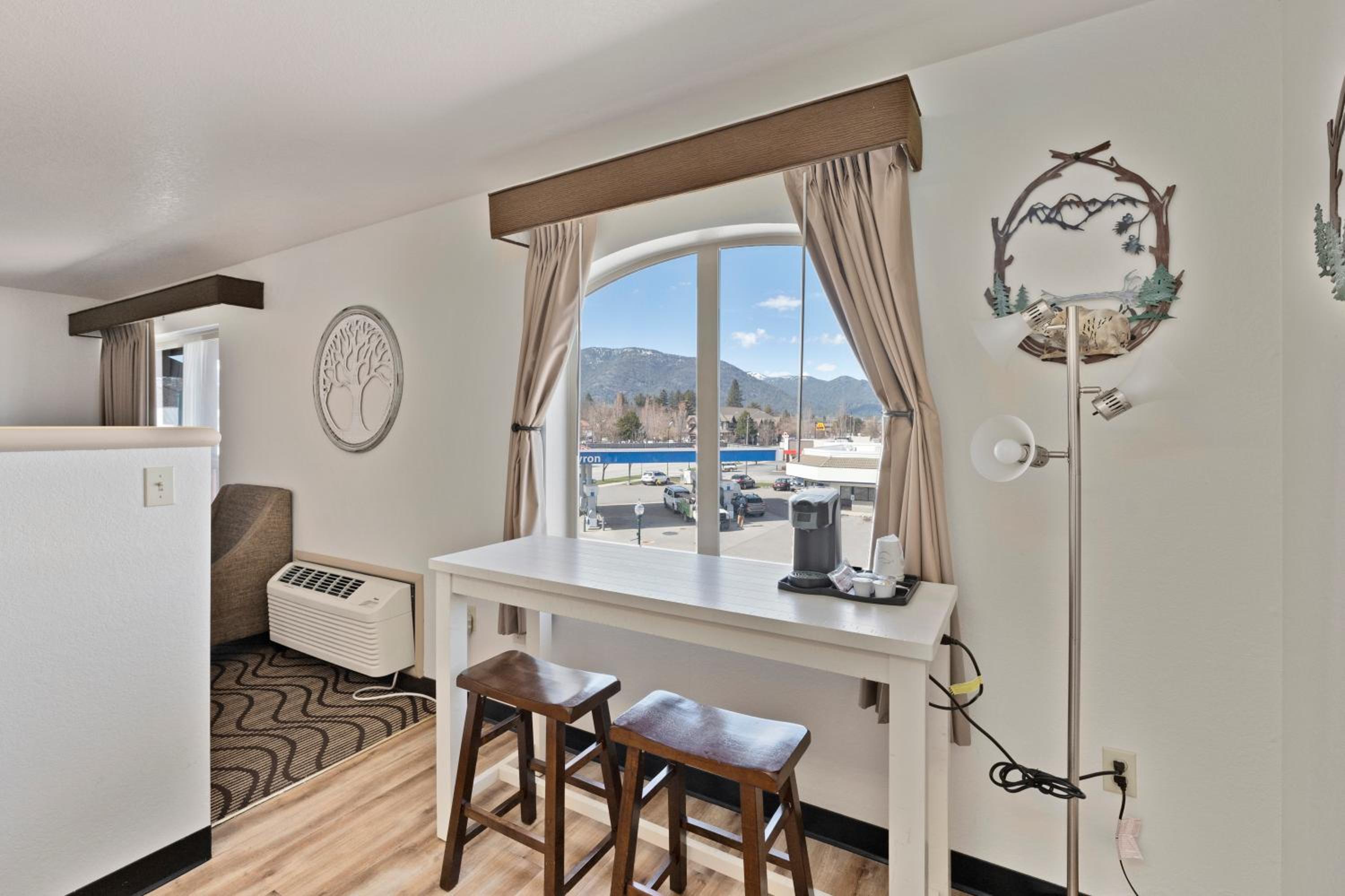 Sandpoint Vacations - Cedar Street Hotel  Suites - Property Image 5