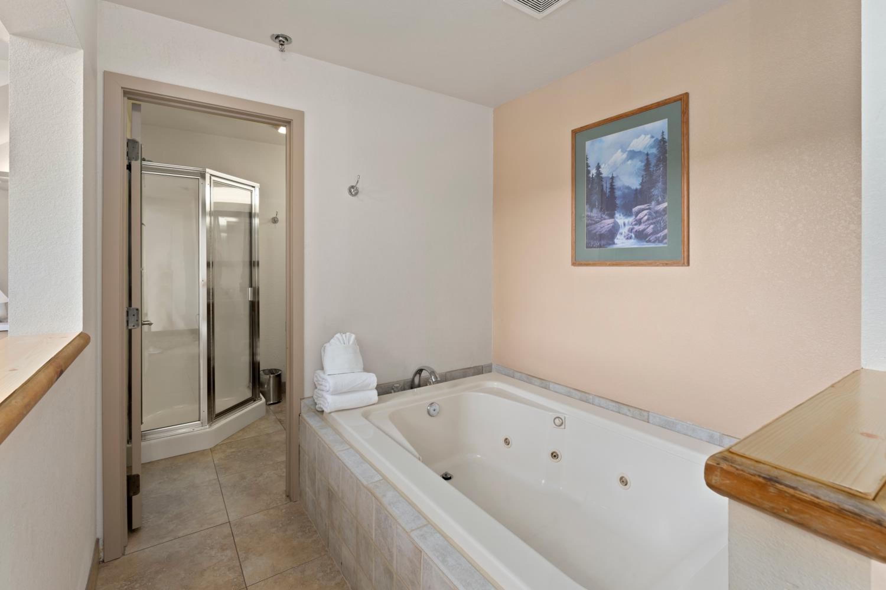 Sandpoint Vacations - Cedar Street Hotel  Suites - Property Image 34