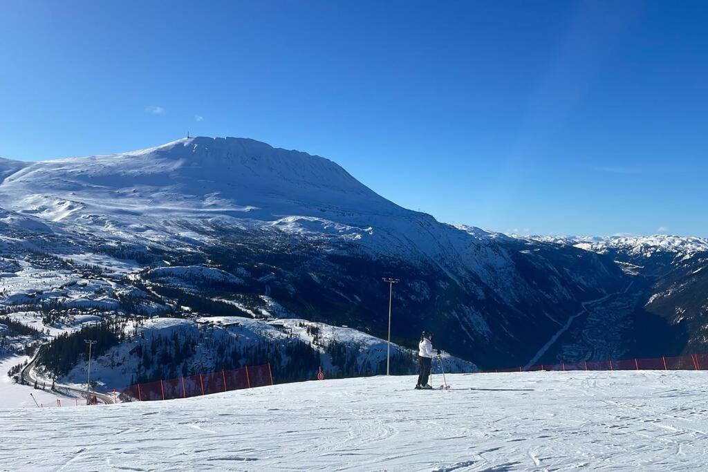 Stor hytte med 4 soverom og panoramautsikt over Tinnsjøen ved Rjukan og Gaustatoppen