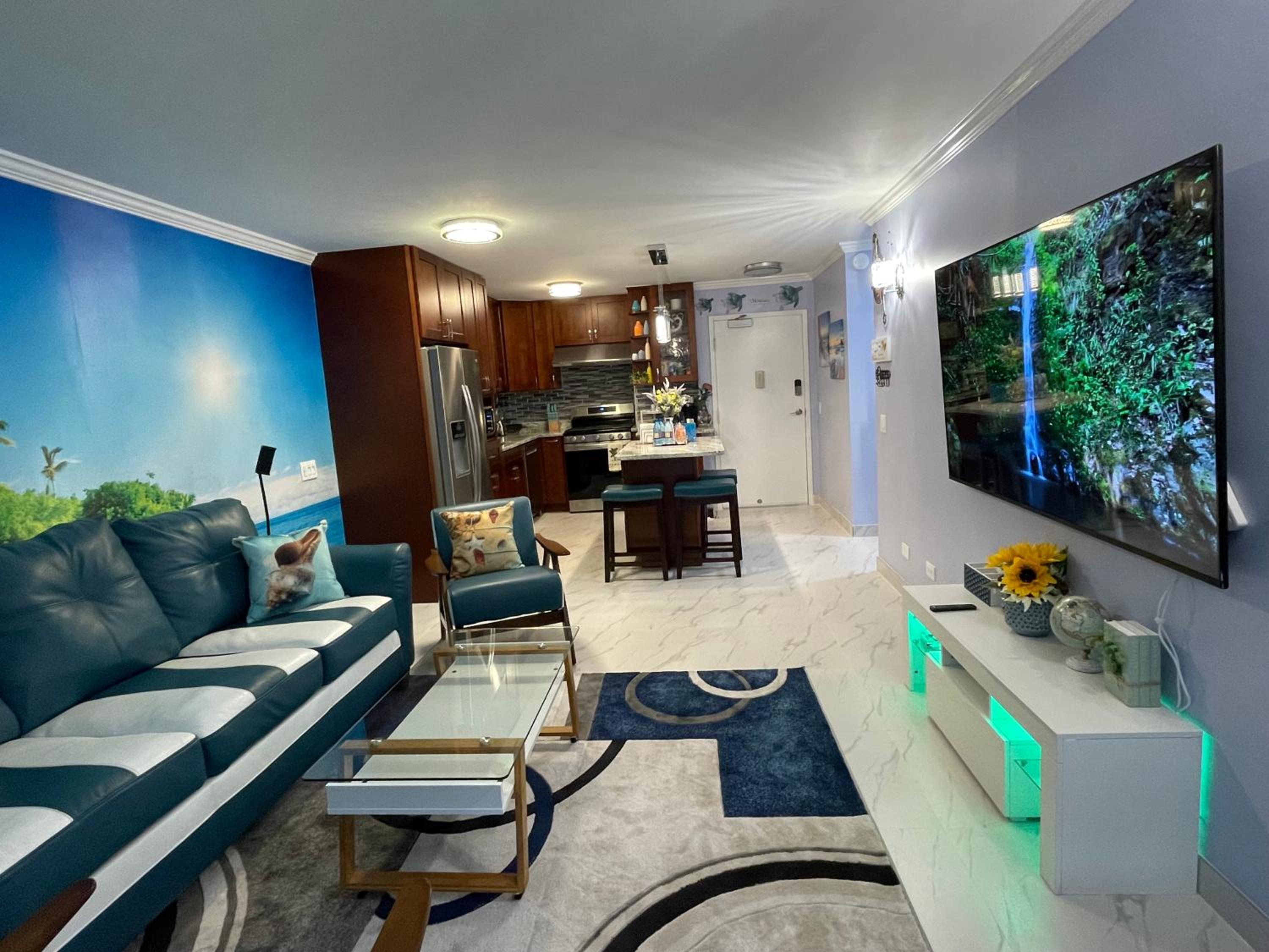 Amazing waikiki Beach condo 2Bed2Bath+free Parking: hotel room photo
