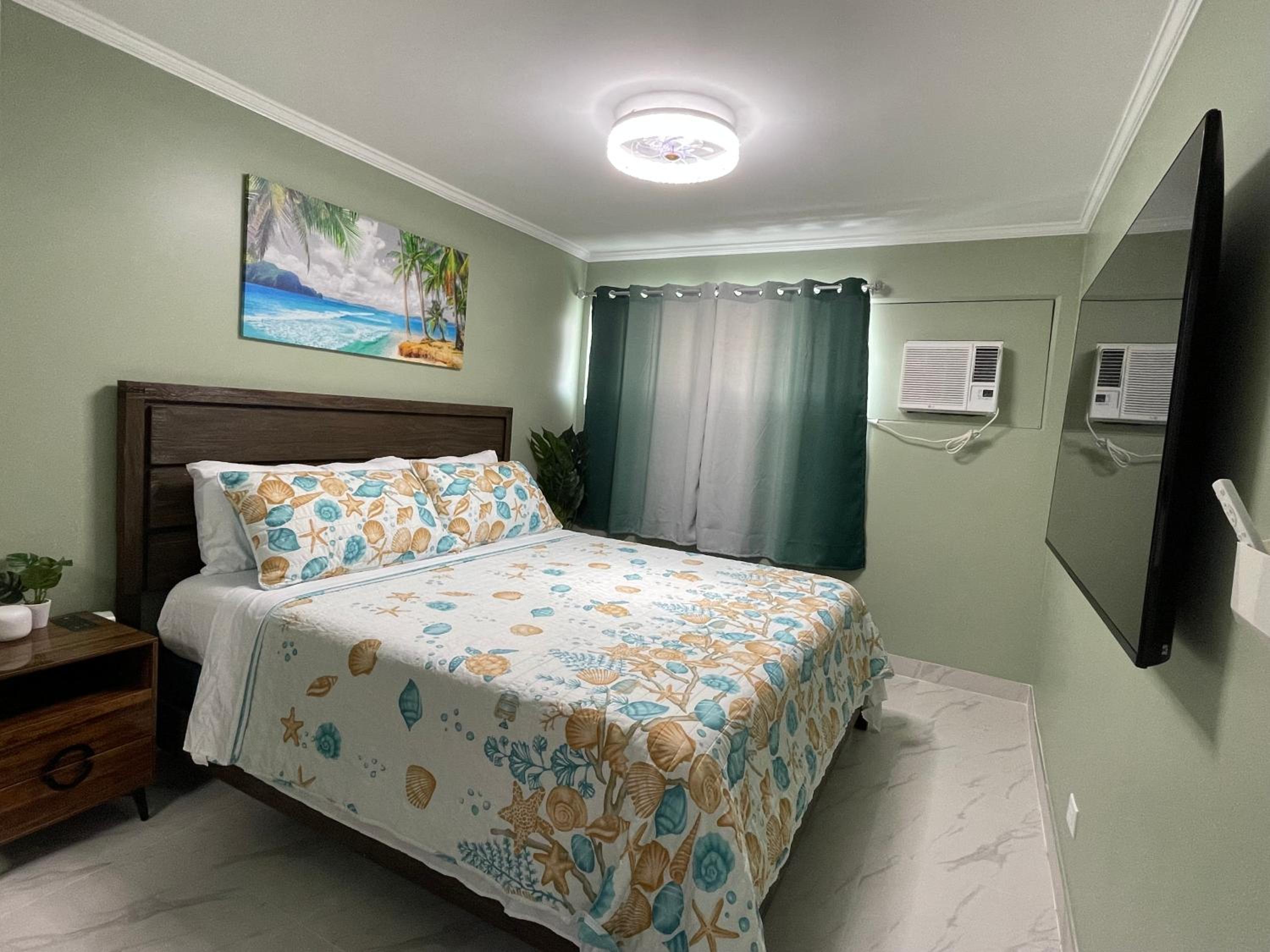 Amazing waikiki Beach condo 2Bed2Bath+free Parking: hotel room photo