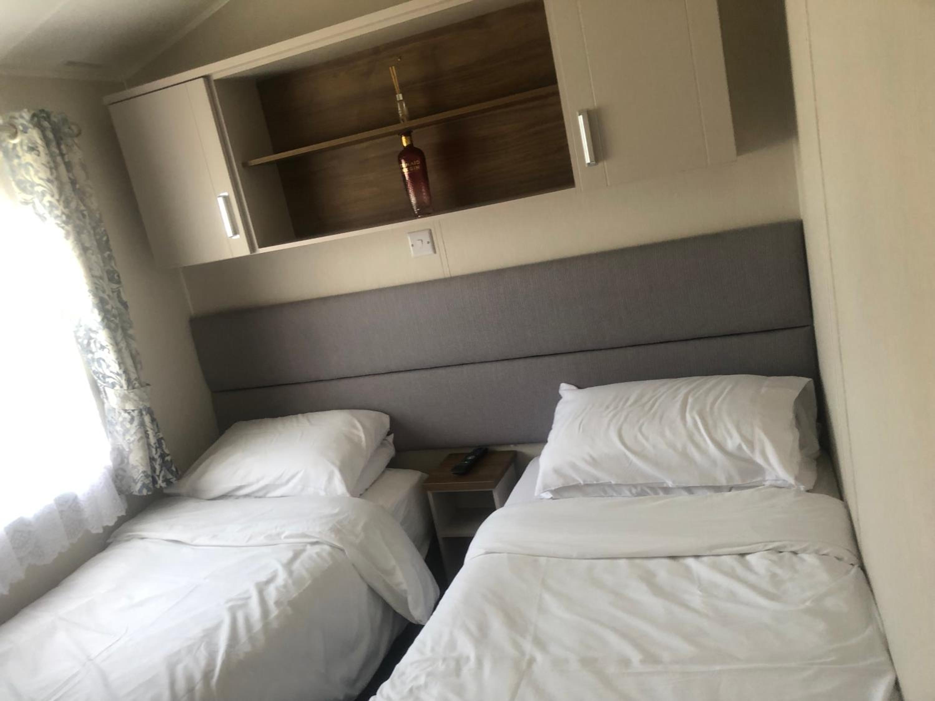 A spacious and beautifully presented 2 bedroom holiday home view 4